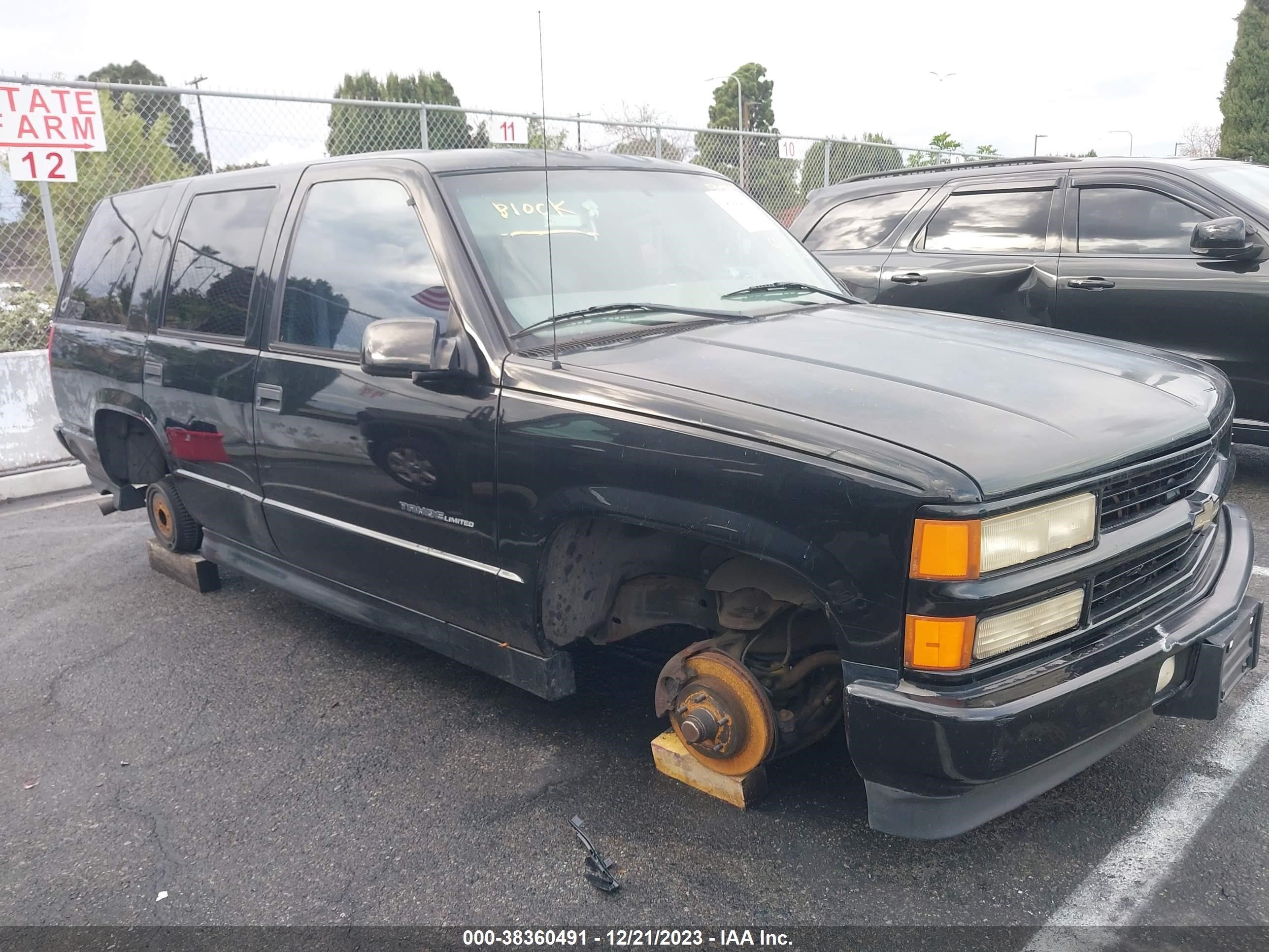 CHEVROLET TAHOE 2000 1gnec13r9yr213105