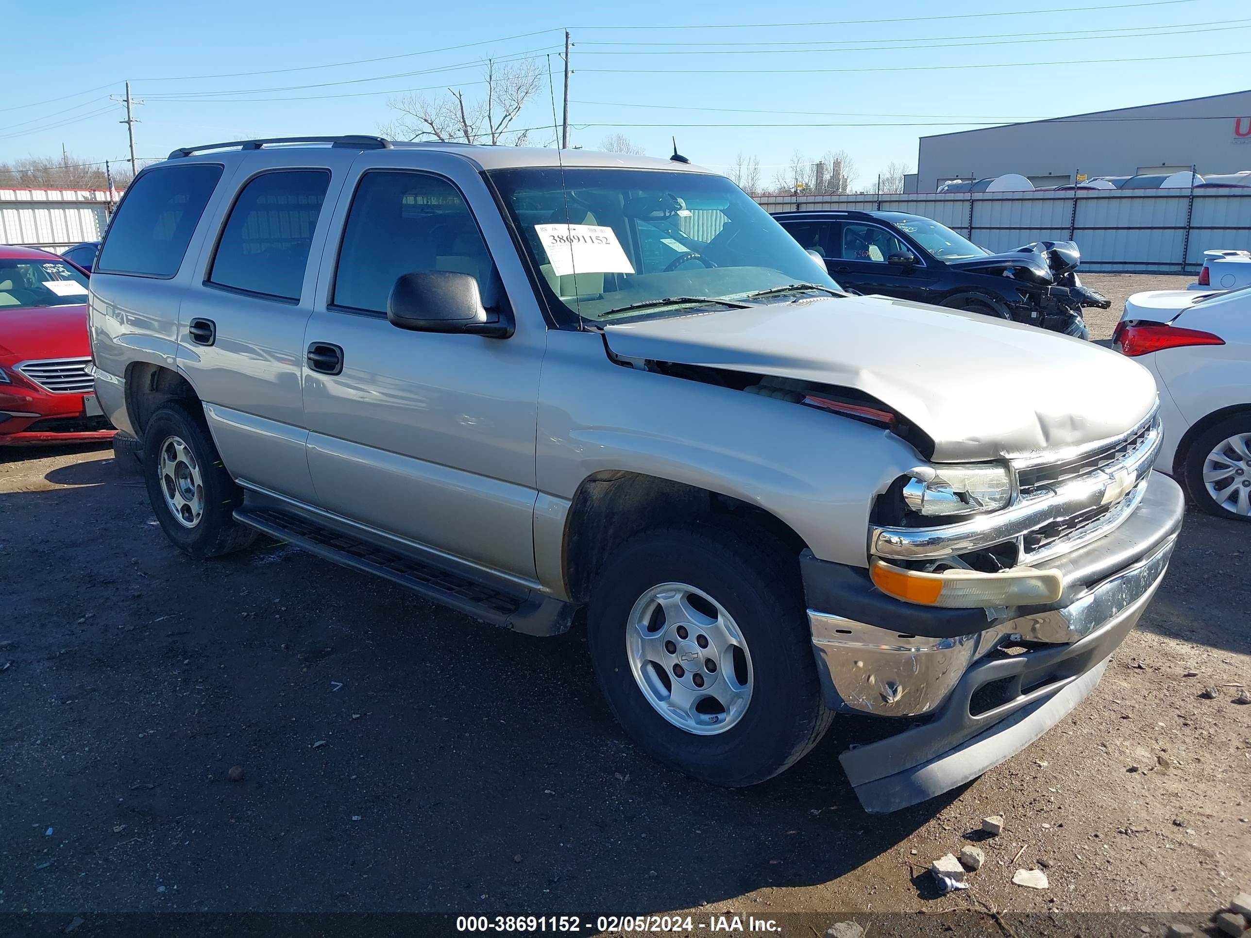 CHEVROLET TAHOE 2005 1gnec13t35r270715