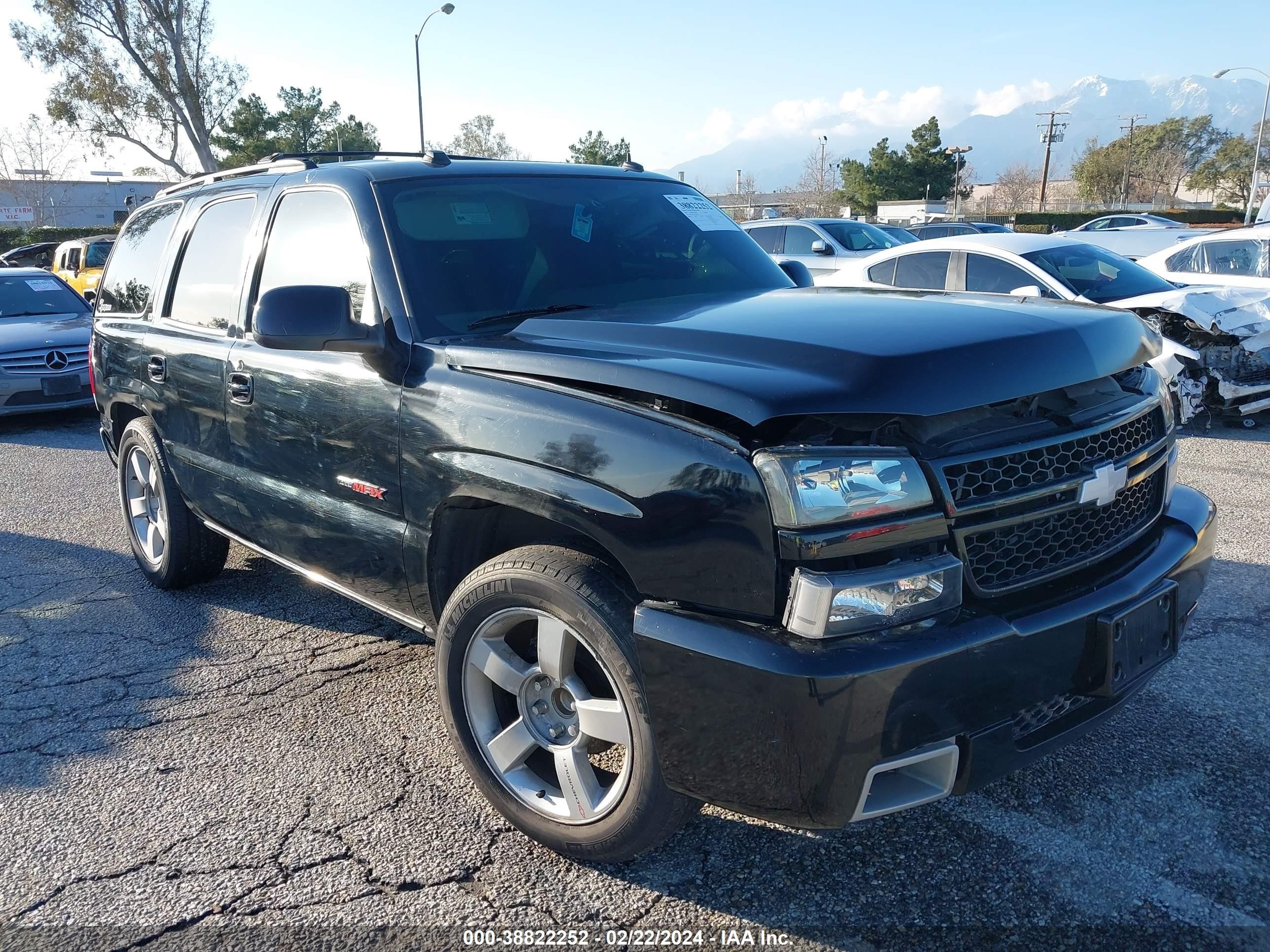 CHEVROLET TAHOE 2004 1gnec13t44r180326