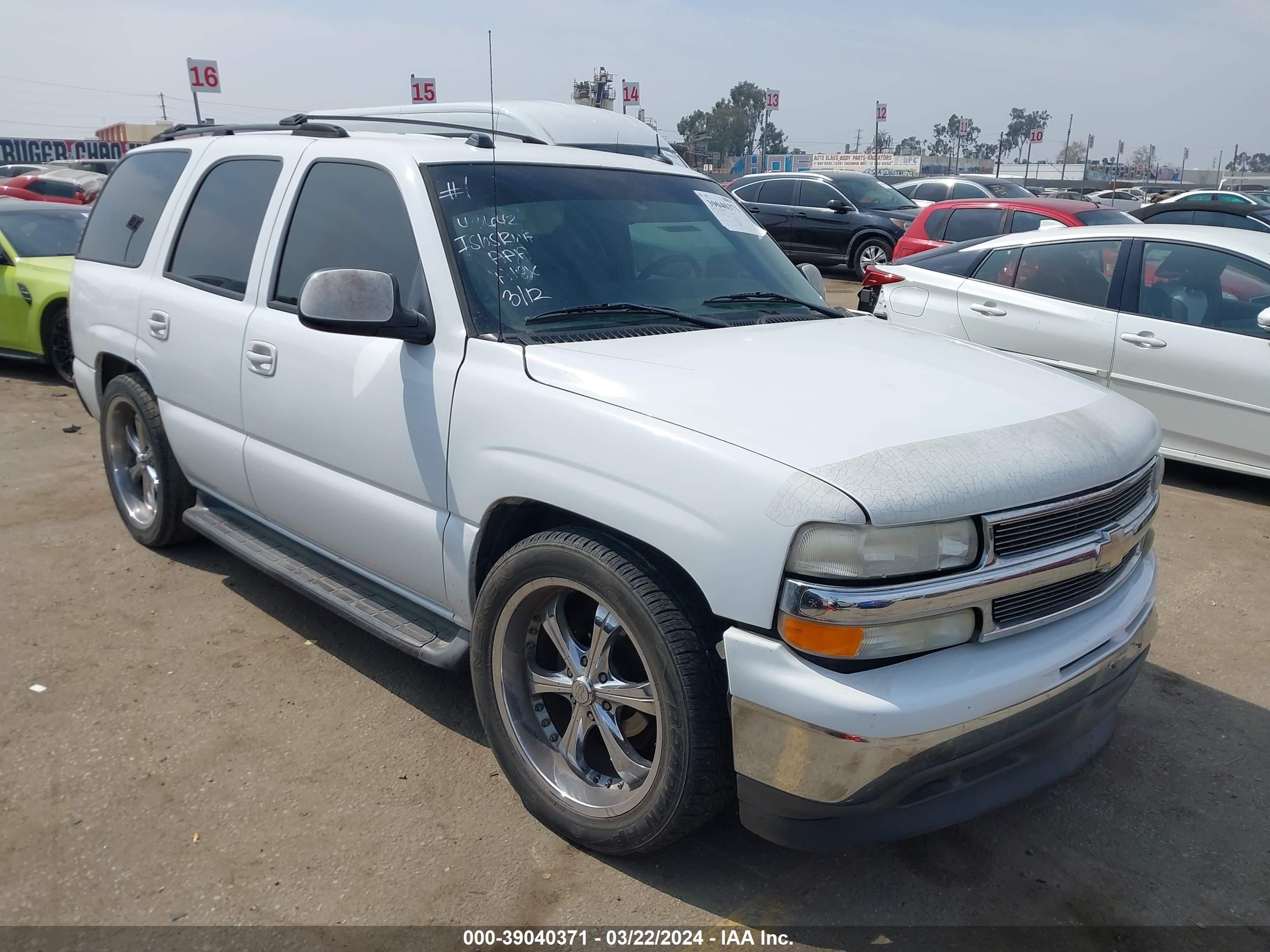 CHEVROLET TAHOE 2005 1gnec13t75r211974