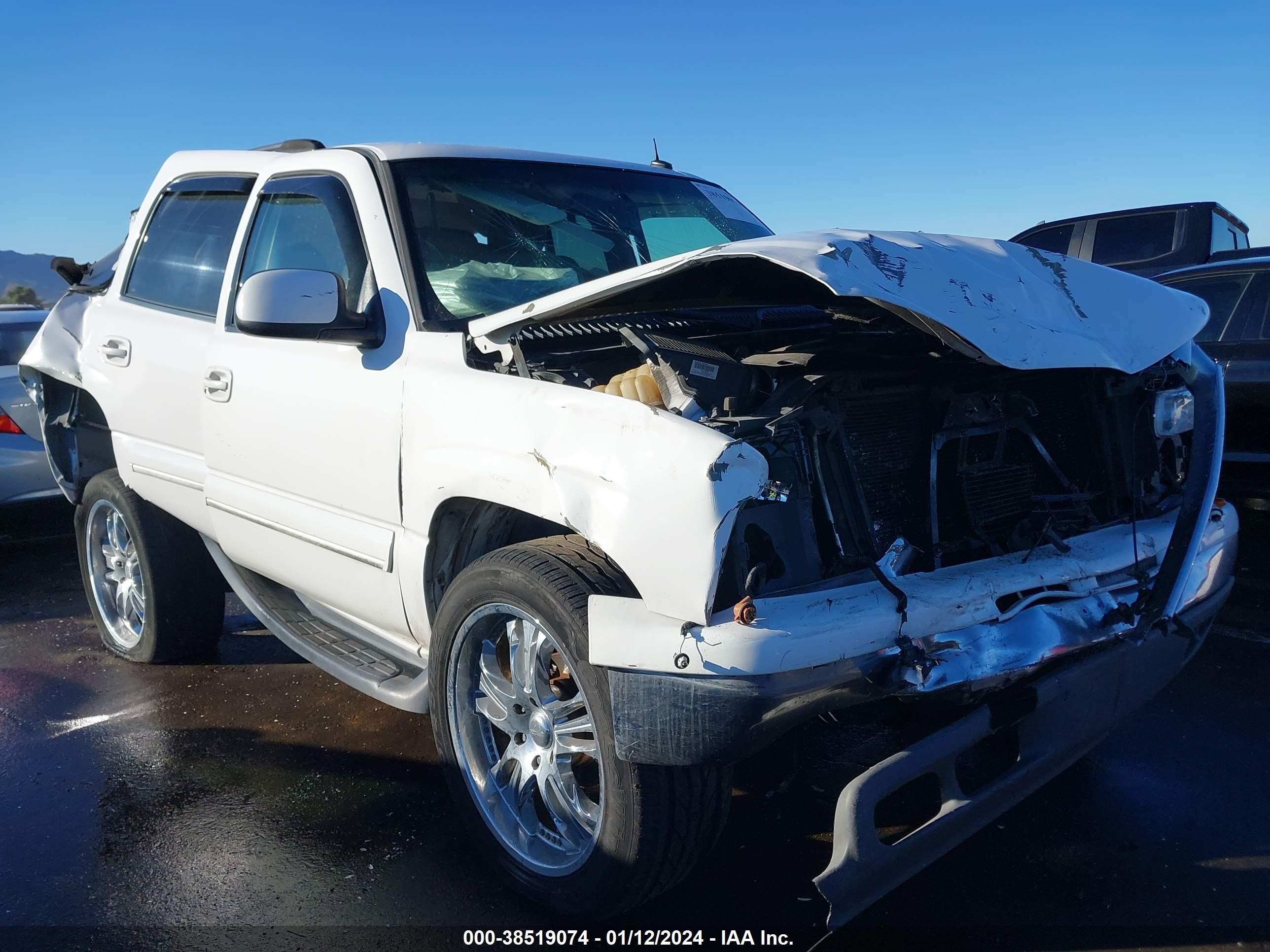 CHEVROLET TAHOE 2003 1gnec13t83r210524