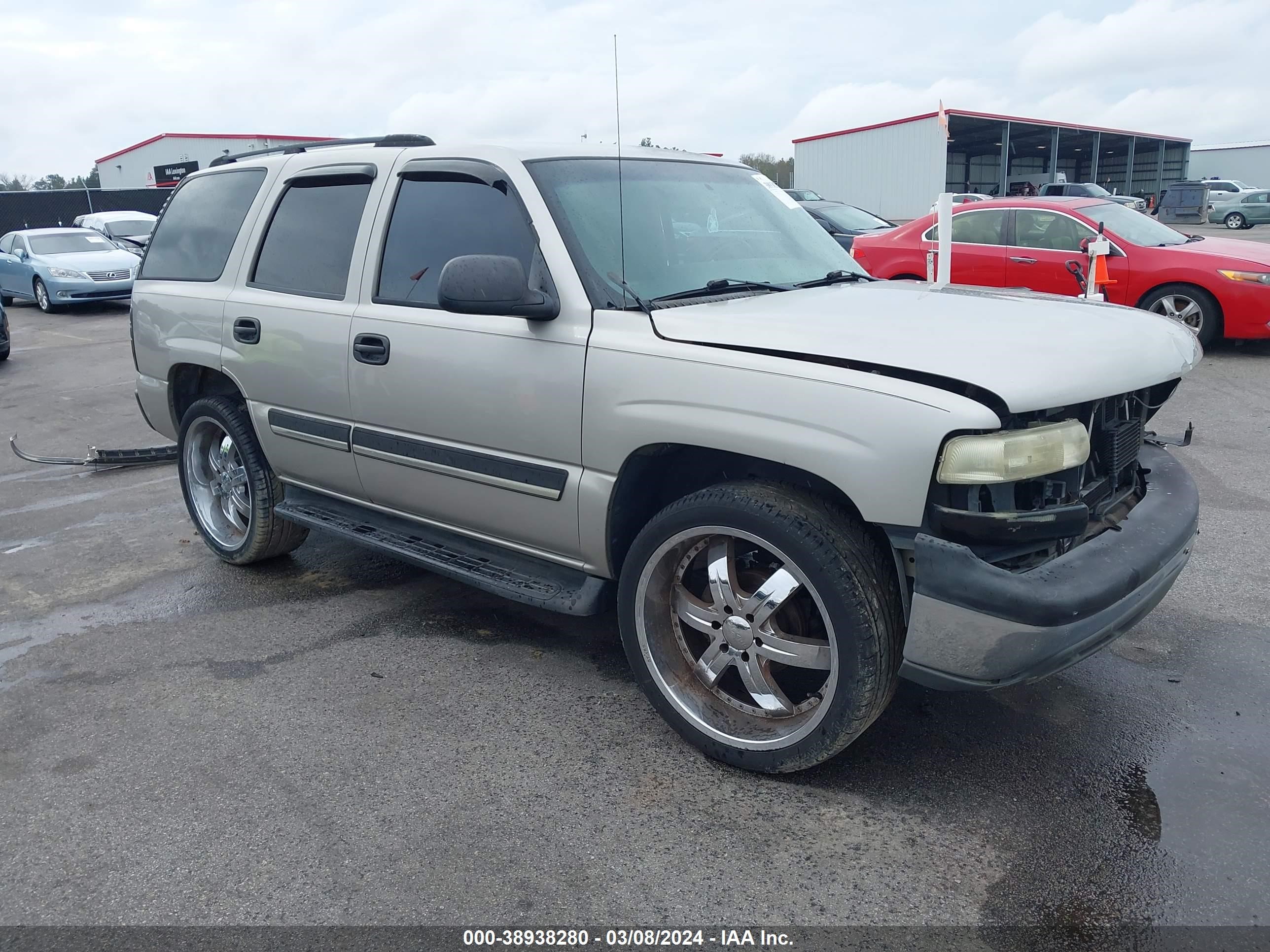 CHEVROLET TAHOE 2004 1gnec13v04r318316