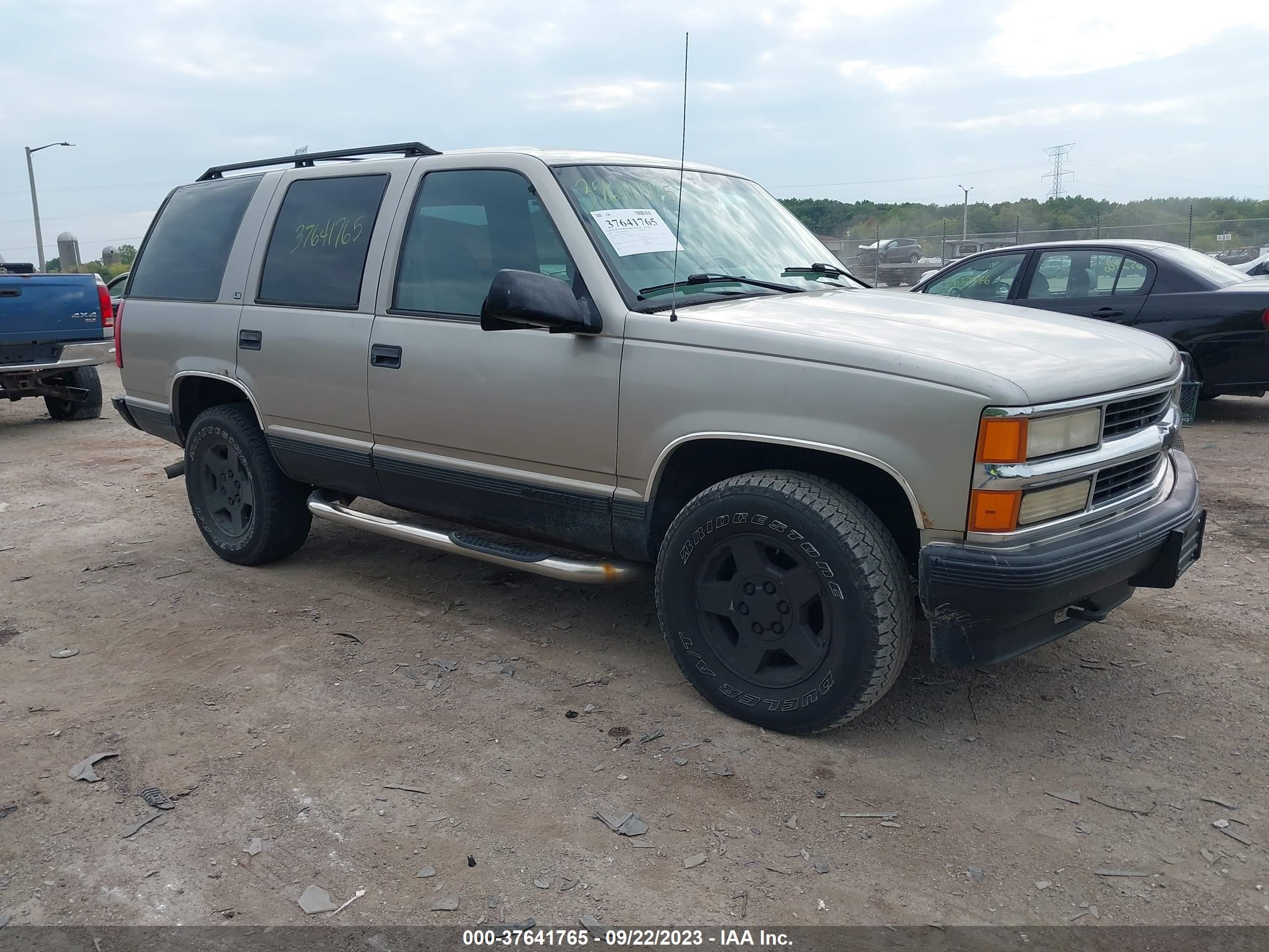 CHEVROLET TAHOE 1999 1gnek13r5xj508170