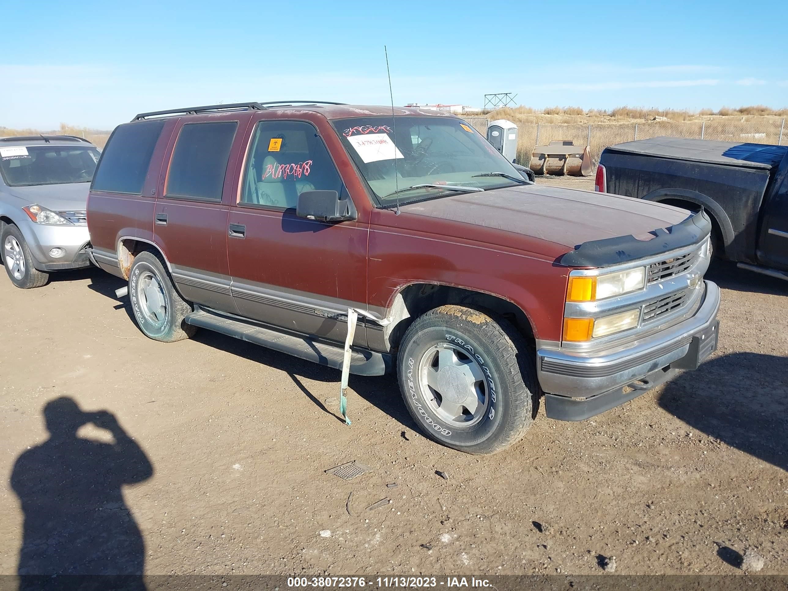 CHEVROLET TAHOE 1998 1gnek13r6wj320398