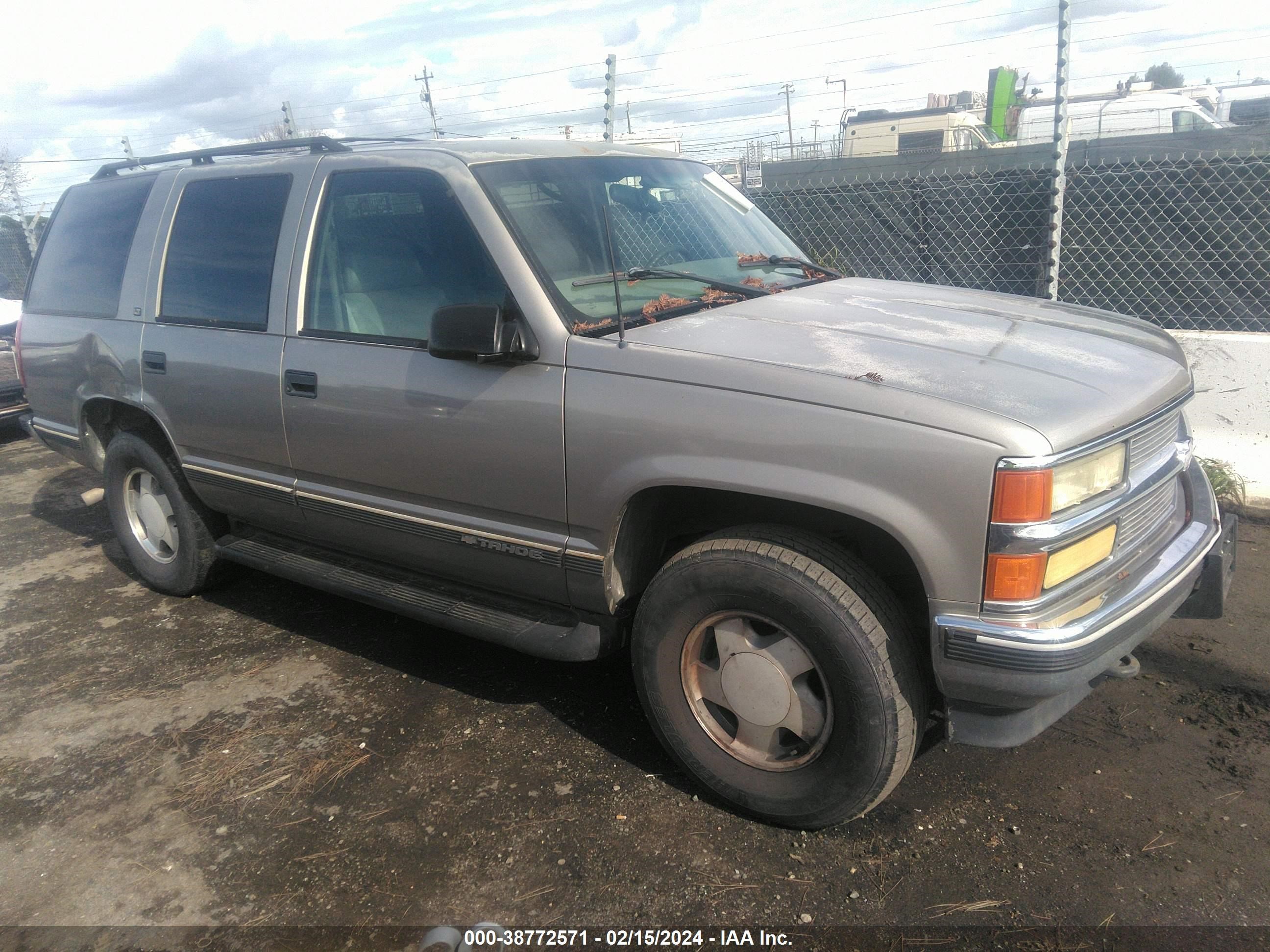 CHEVROLET TAHOE 1999 1gnek13r6xj342015