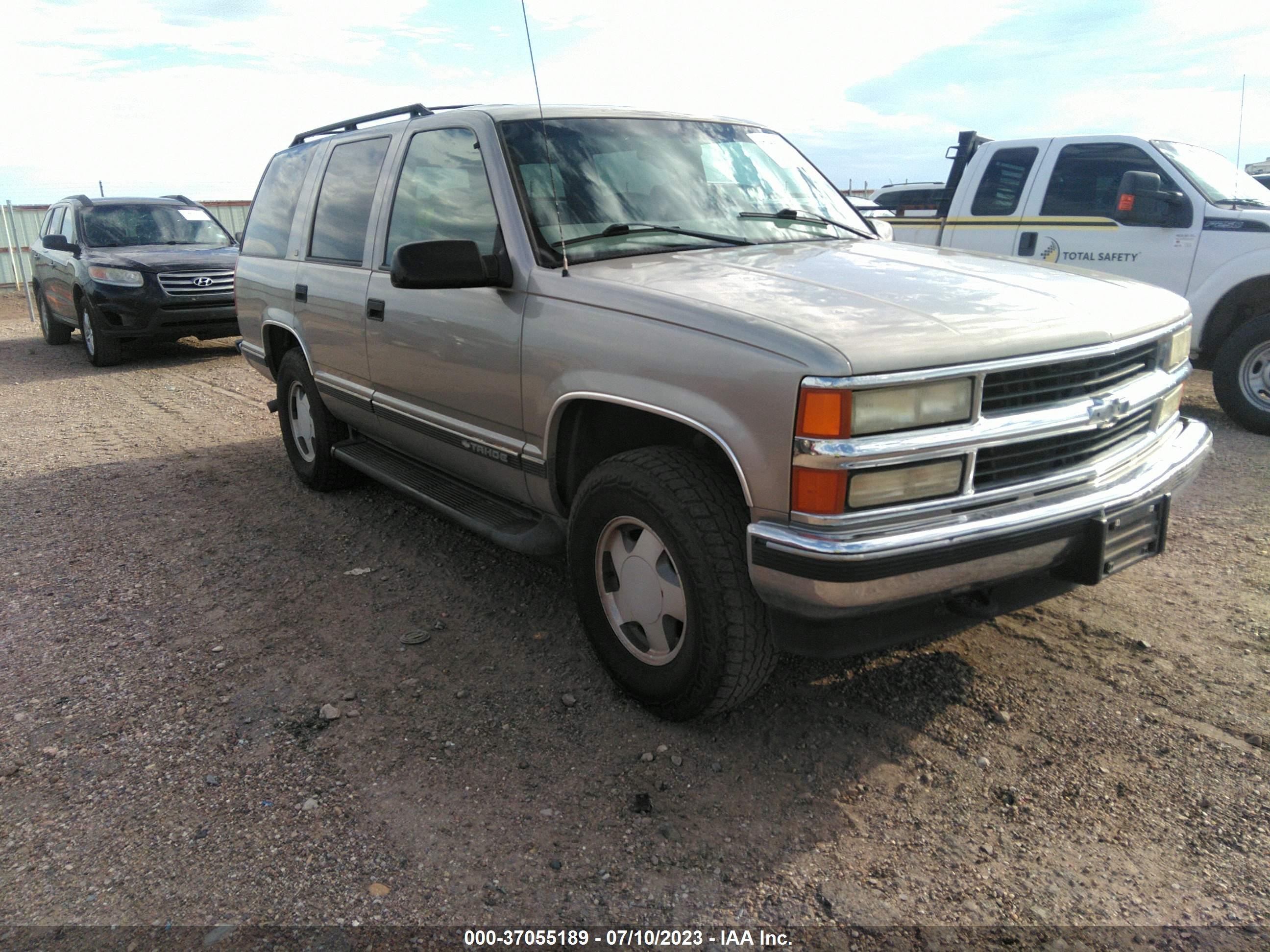 CHEVROLET TAHOE 1999 1gnek13r7xj427803