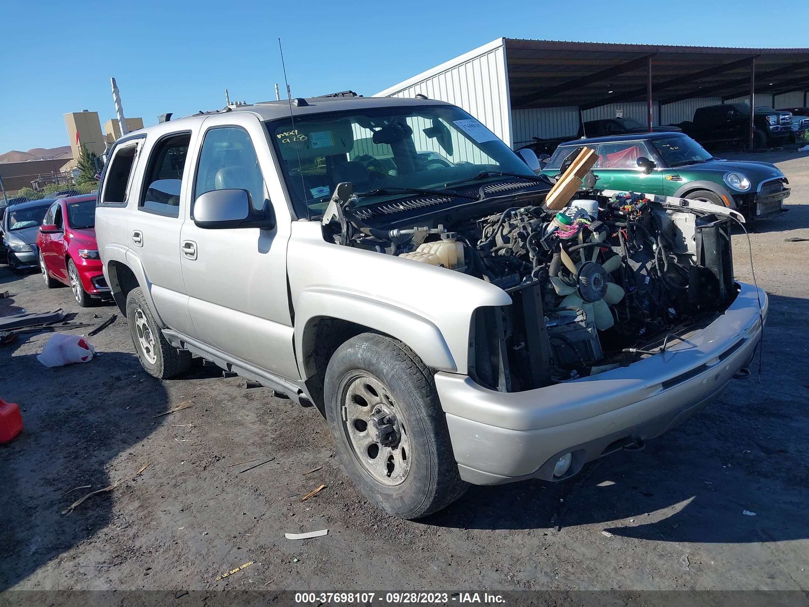 CHEVROLET TAHOE 2004 1gnek13t14r200504