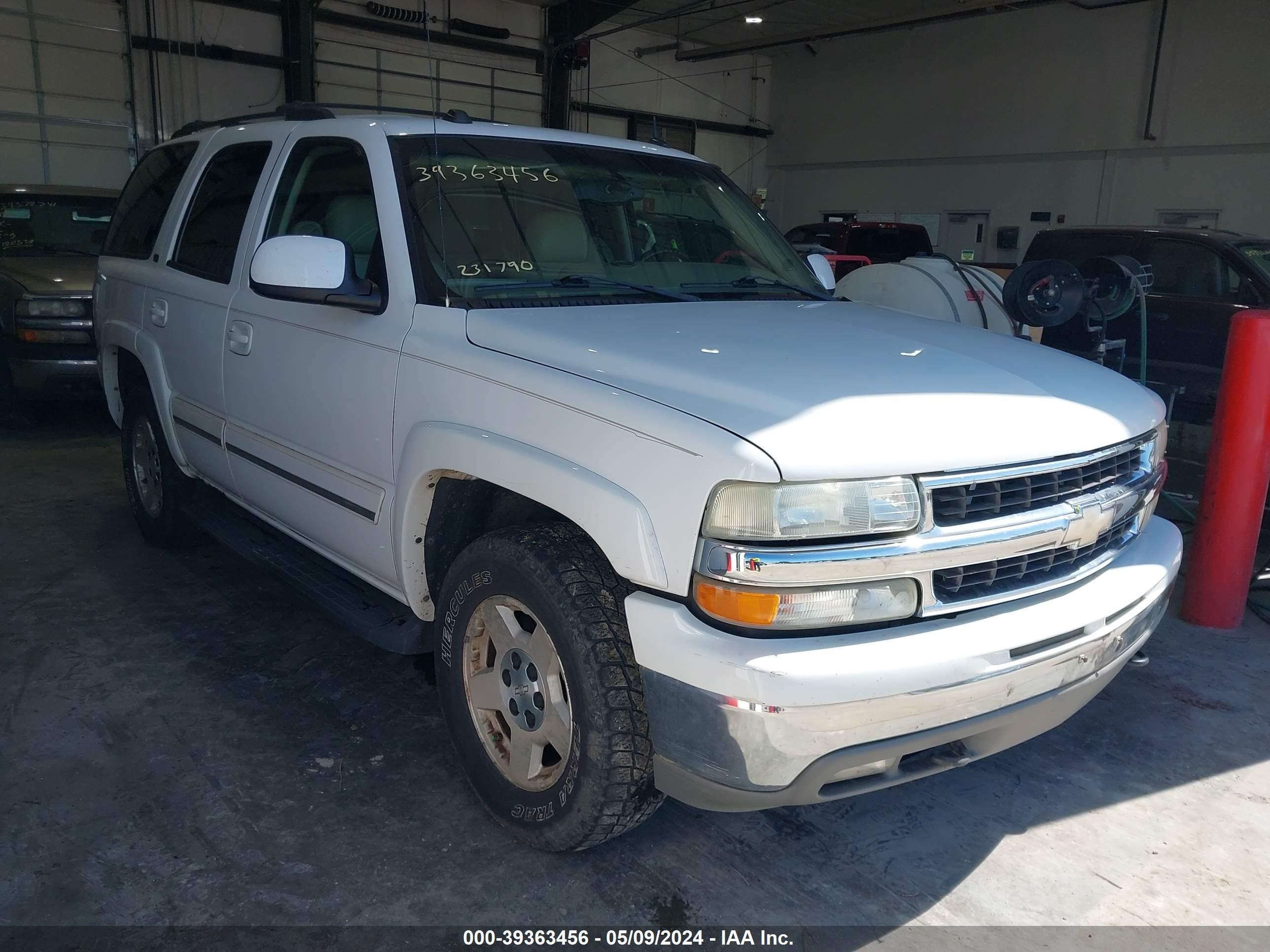 CHEVROLET TAHOE 2005 1gnek13t45r141237