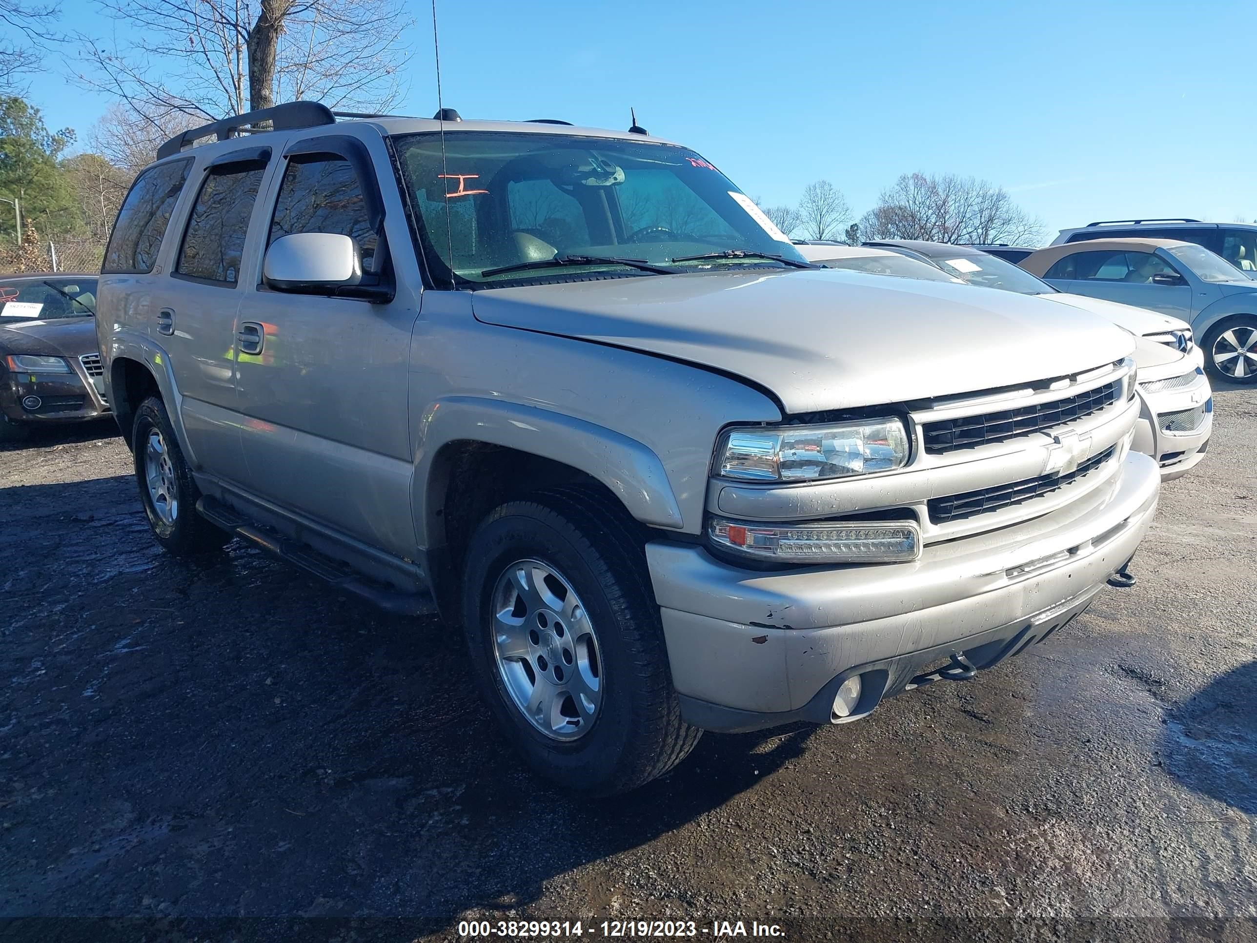 CHEVROLET TAHOE 2004 1gnek13t64r270645