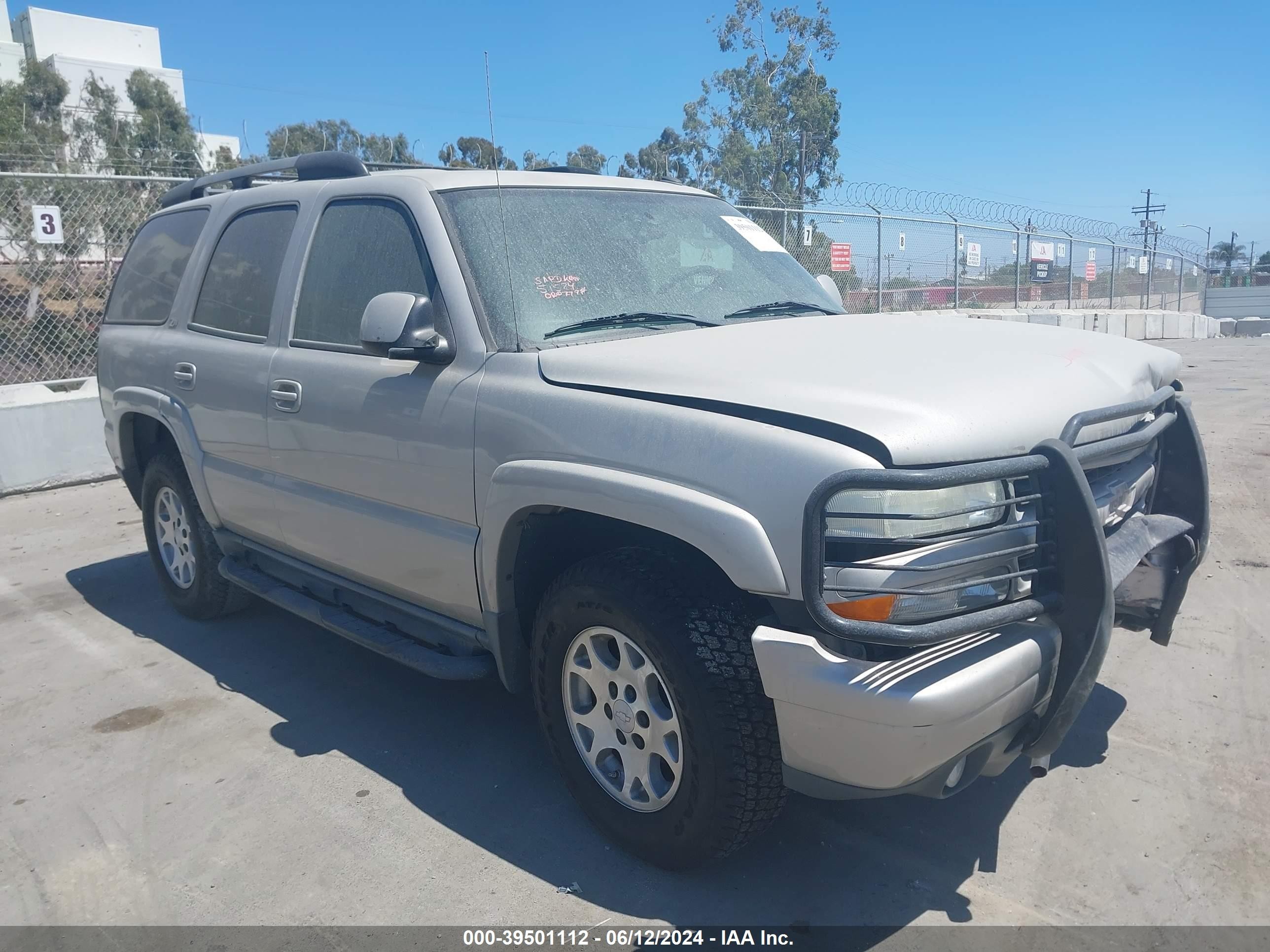 CHEVROLET TAHOE 2004 1gnek13t74r127171