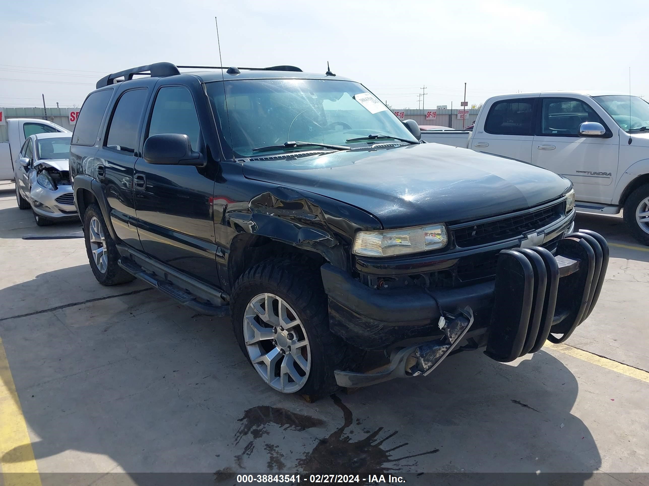 CHEVROLET TAHOE 2005 1gnek13t95r216872