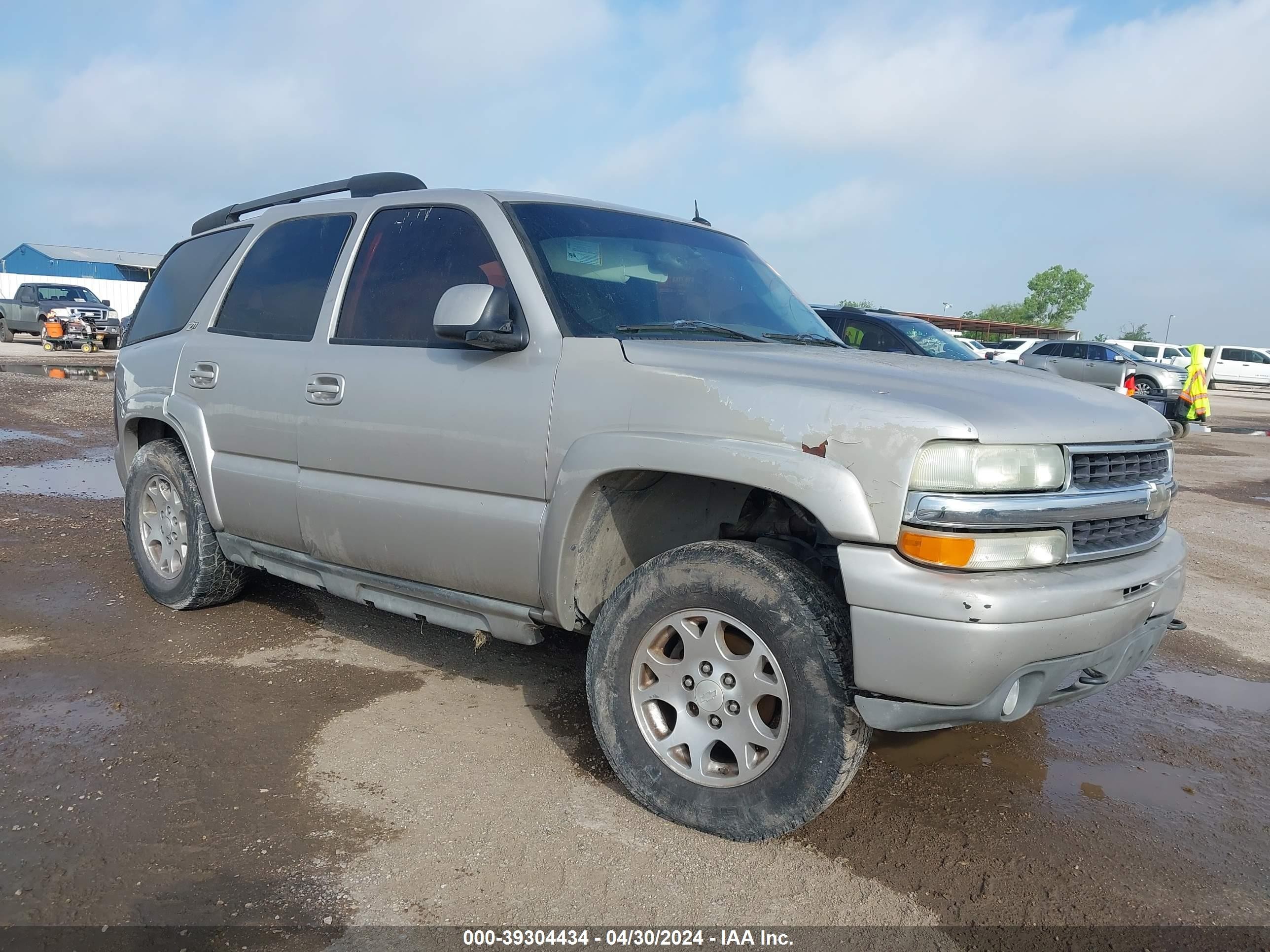 CHEVROLET TAHOE 2004 1gnek13z04r284850