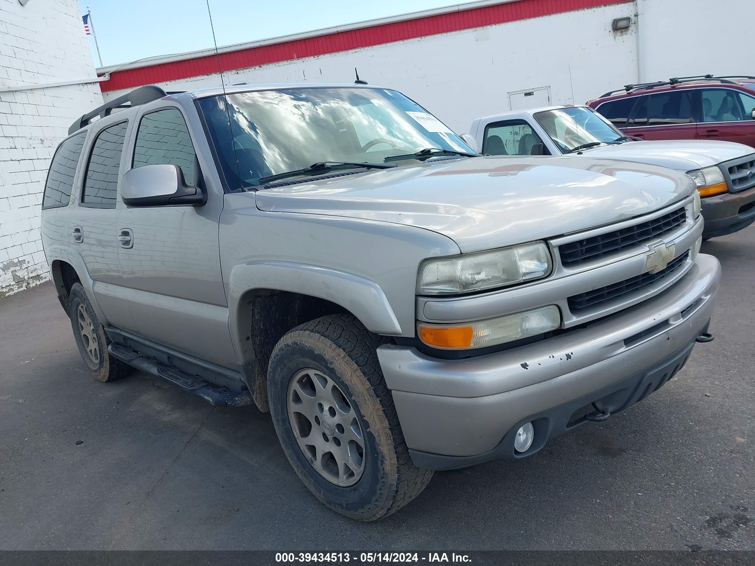 CHEVROLET TAHOE 2004 1gnek13z24r299015