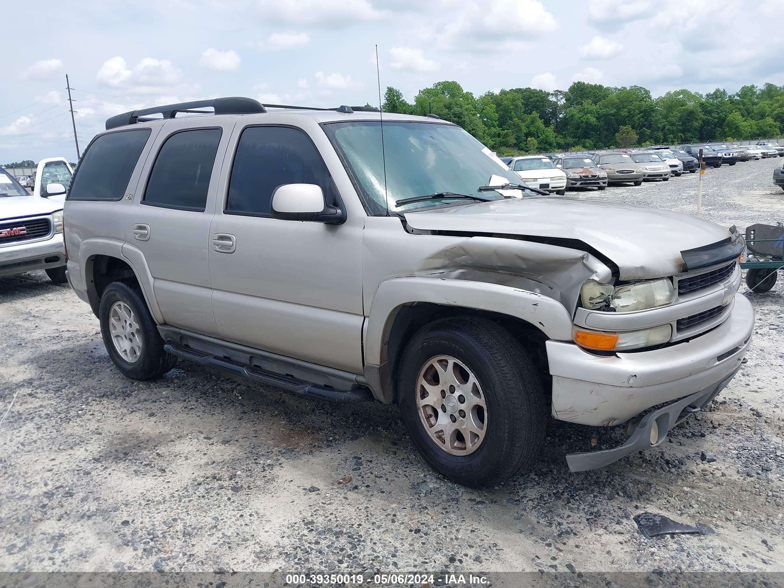 CHEVROLET TAHOE 2004 1gnek13z34r162892