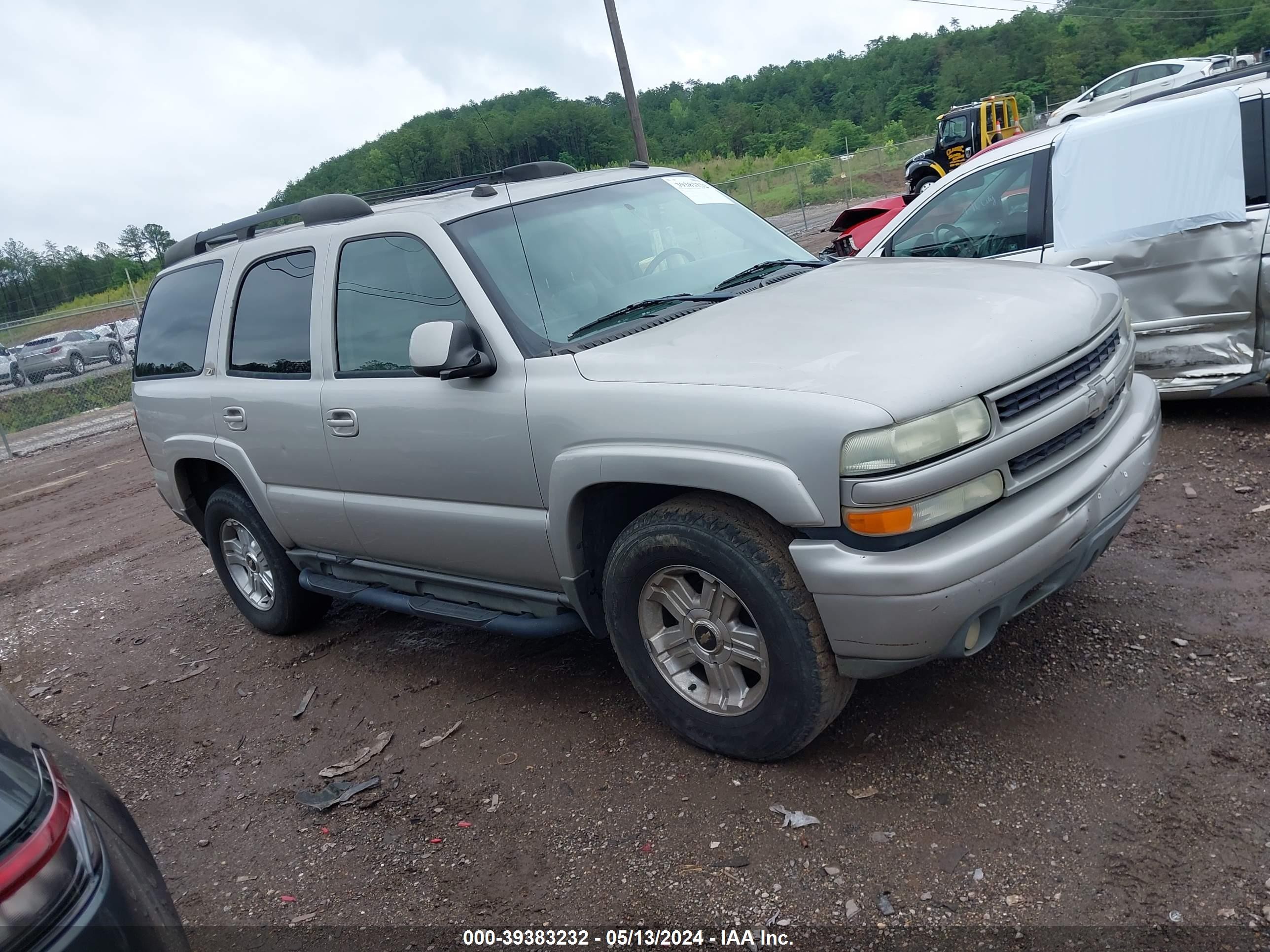 CHEVROLET TAHOE 2004 1gnek13z44r118903