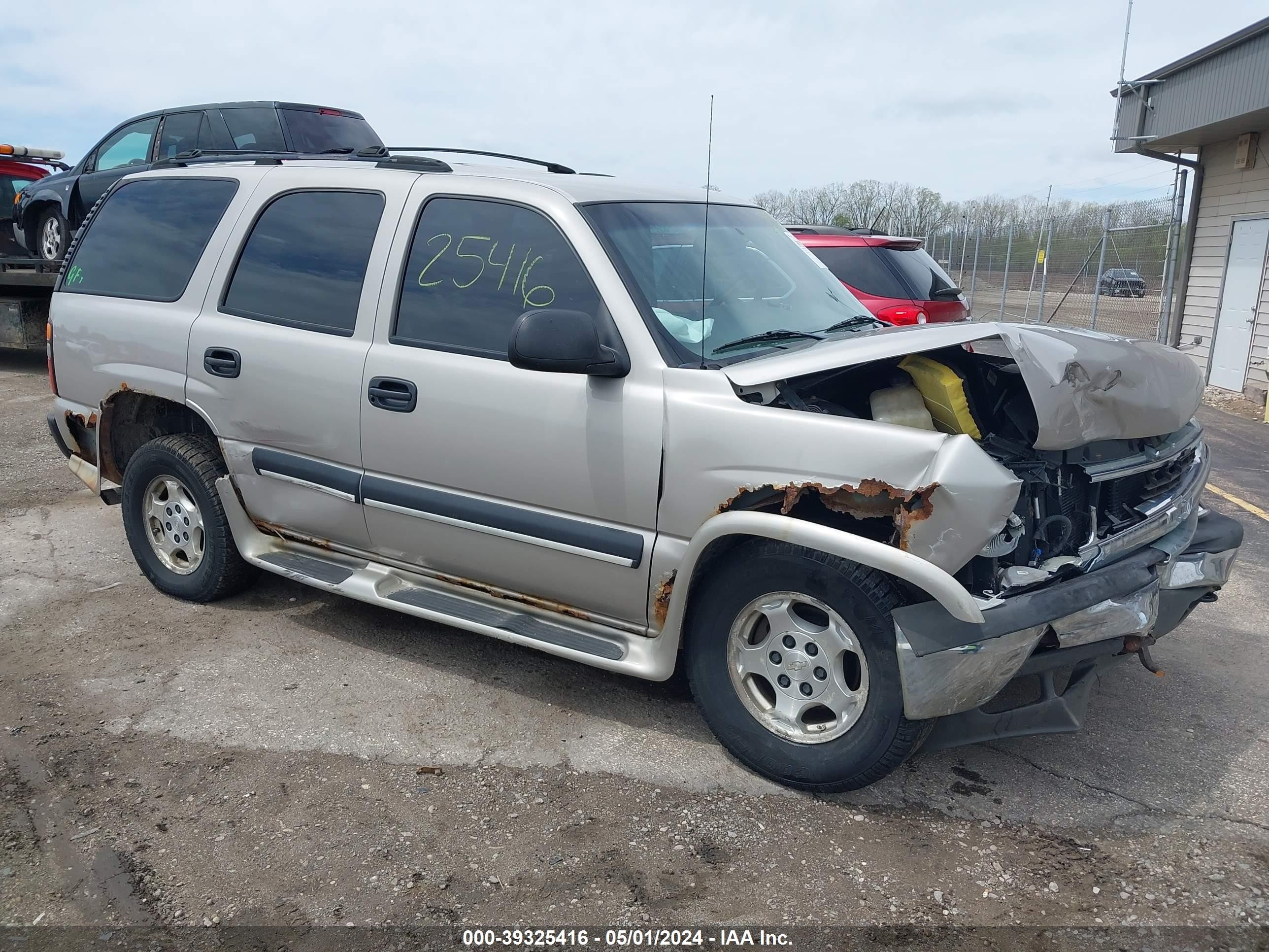 CHEVROLET TAHOE 2004 1gnek13z54j106080