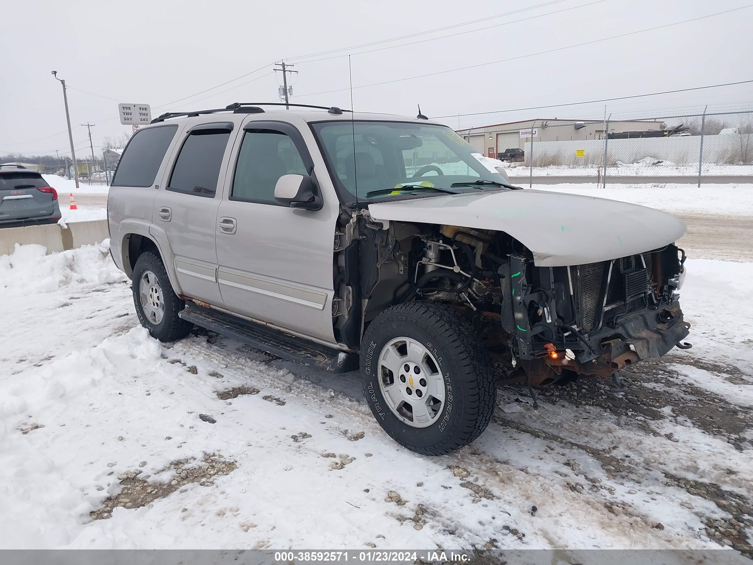 CHEVROLET TAHOE 2004 1gnek13z64j330734