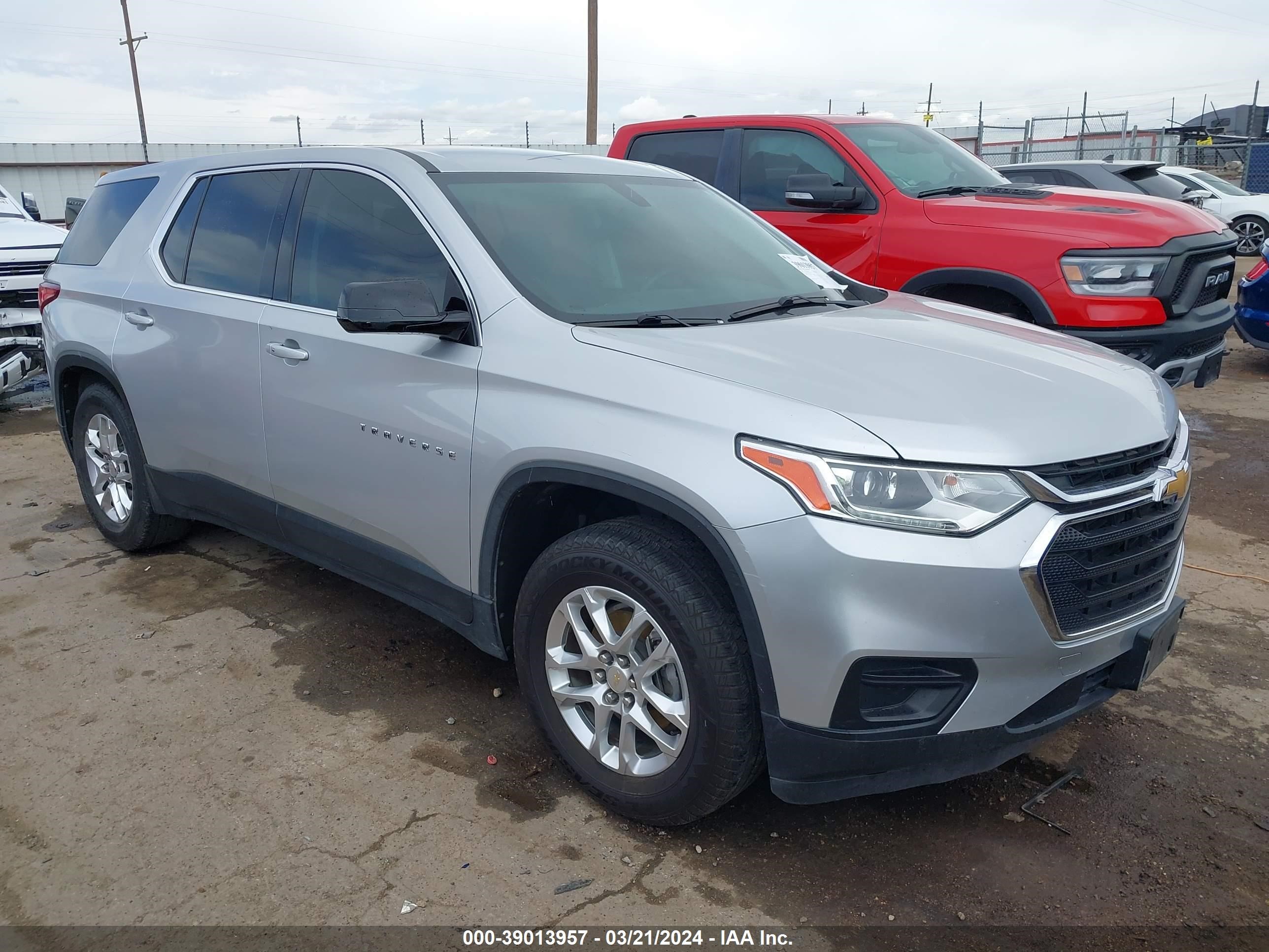 CHEVROLET TRAVERSE 2019 1gnerfkw8kj157599