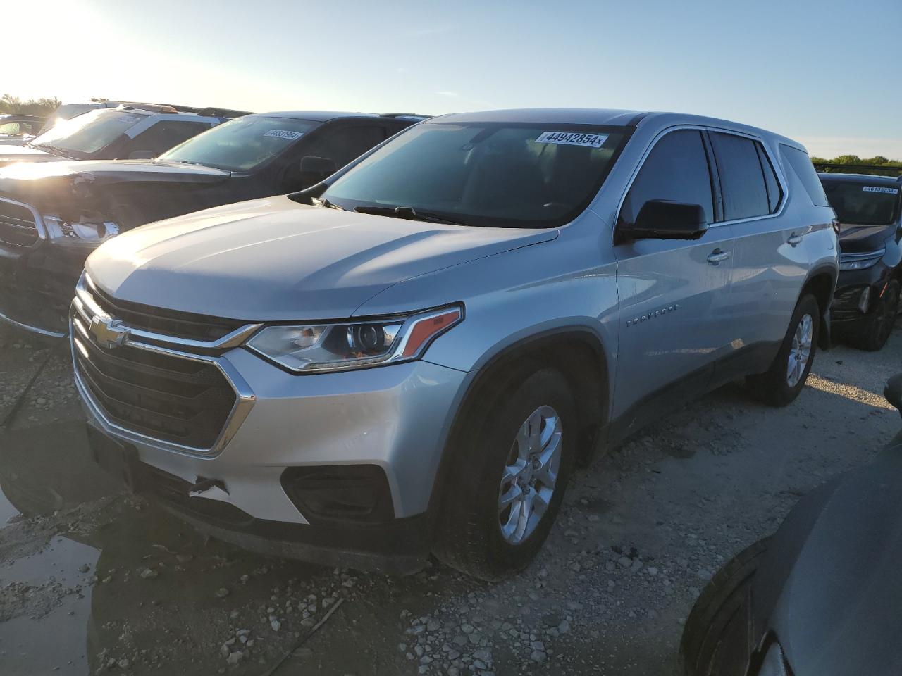 CHEVROLET TRAVERSE 2018 1gnerfkw9jj151857