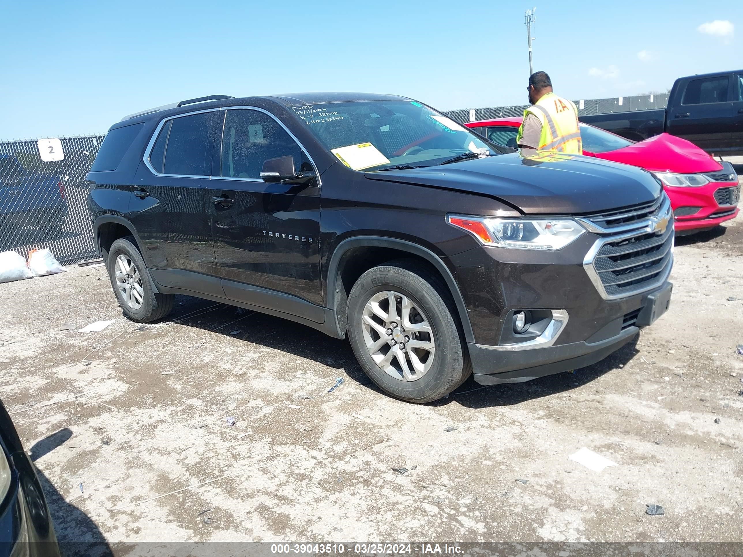 CHEVROLET TRAVERSE 2018 1gnergkw6jj256829