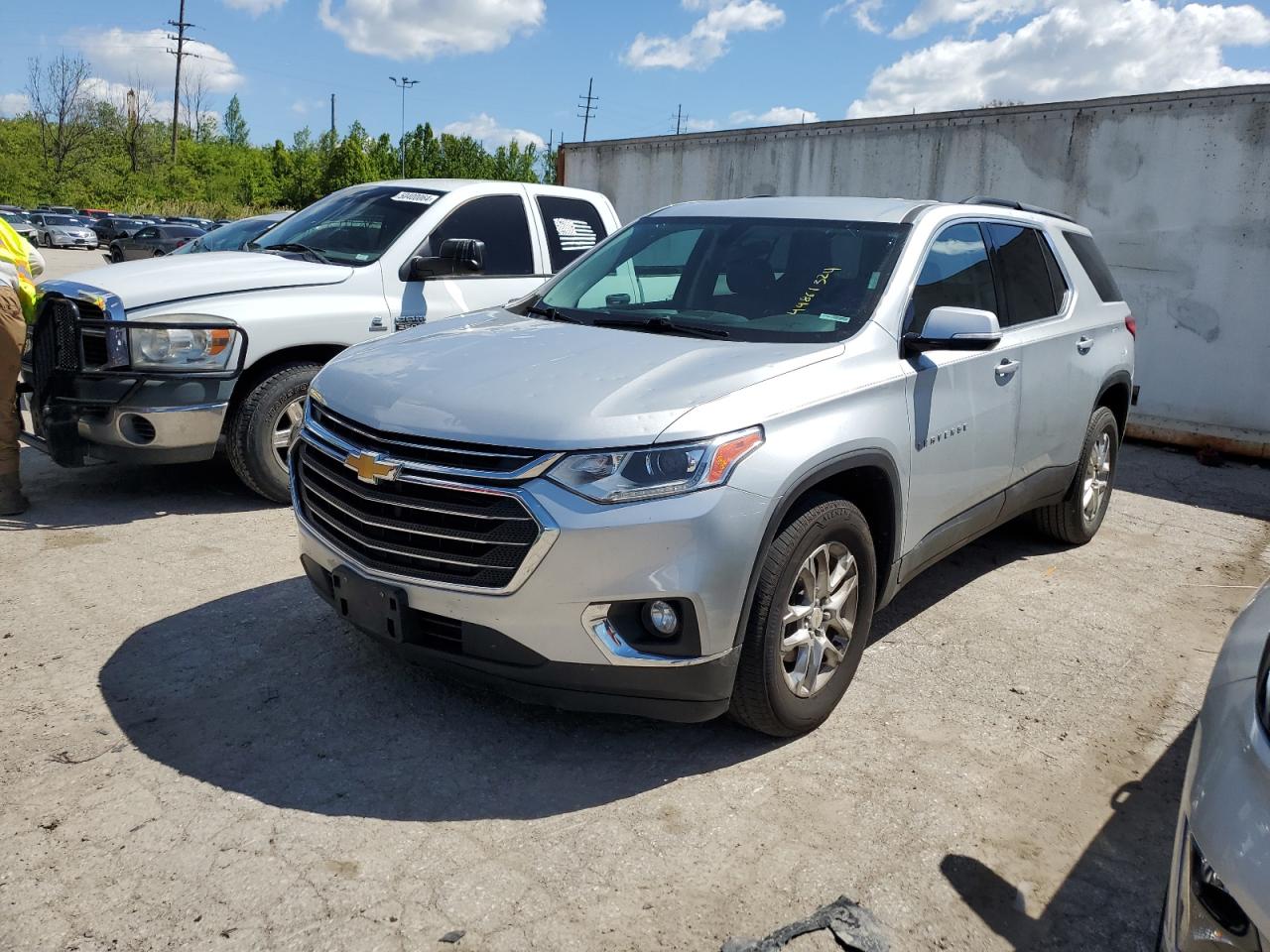 CHEVROLET TRAVERSE 2019 1gnergkw6kj307604