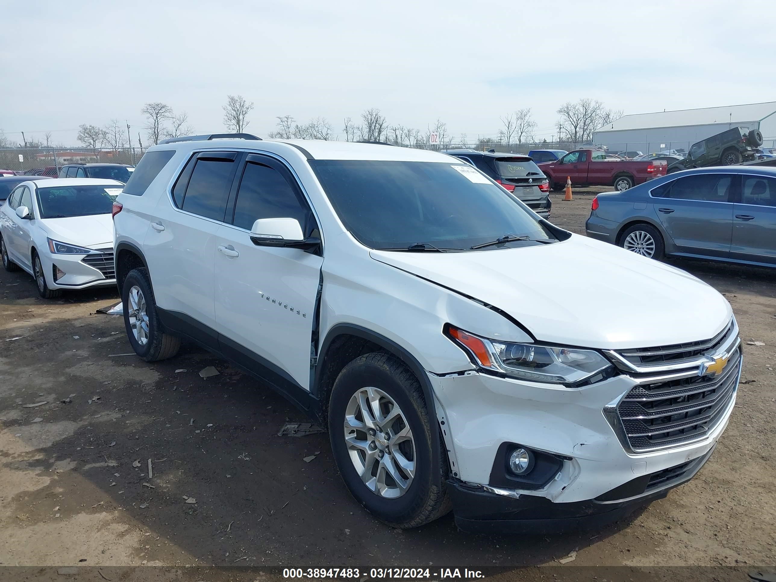 CHEVROLET TRAVERSE 2018 1gnergkw8jj203128