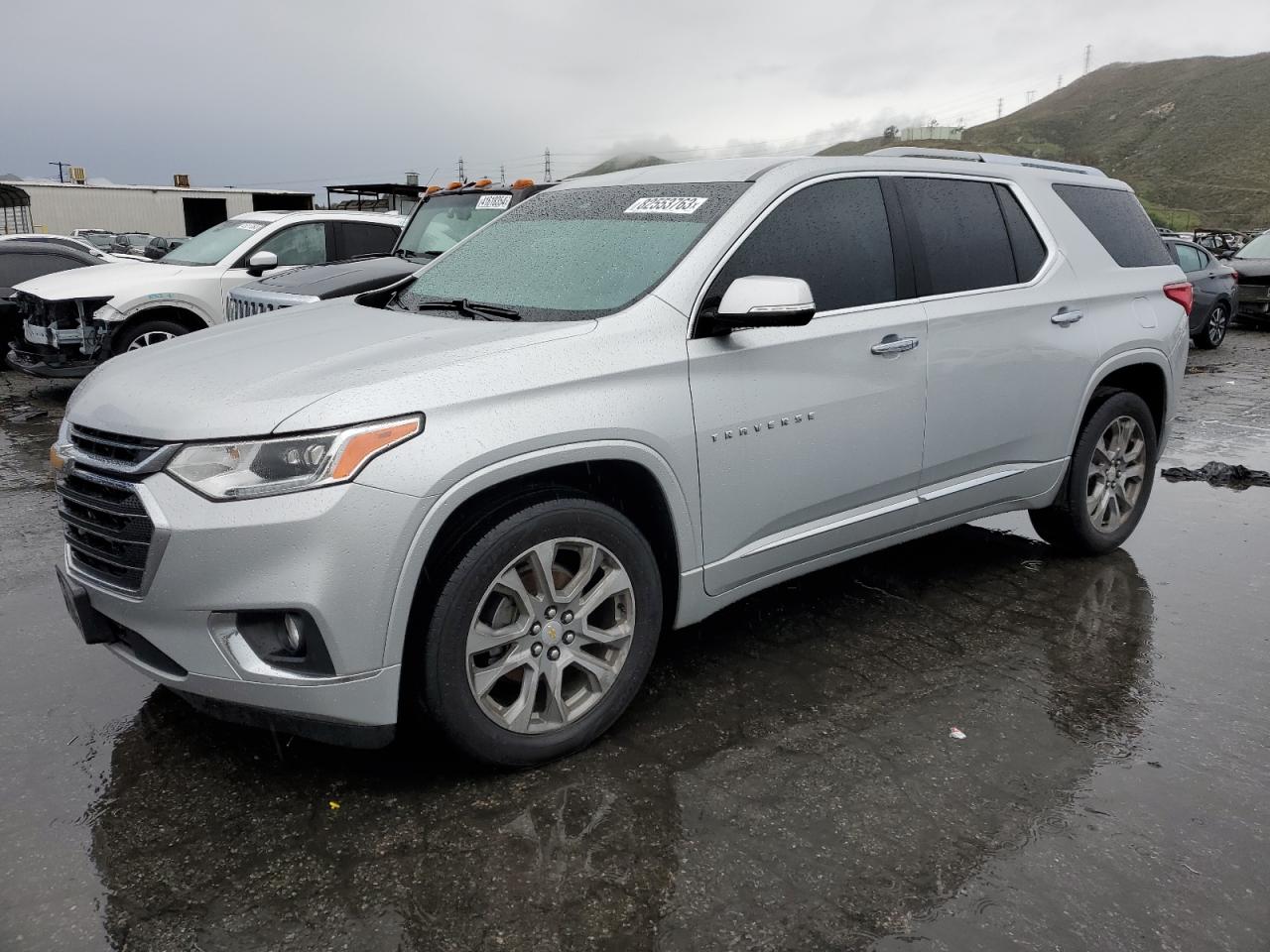 CHEVROLET TRAVERSE 2018 1gnerkkw3jj181140