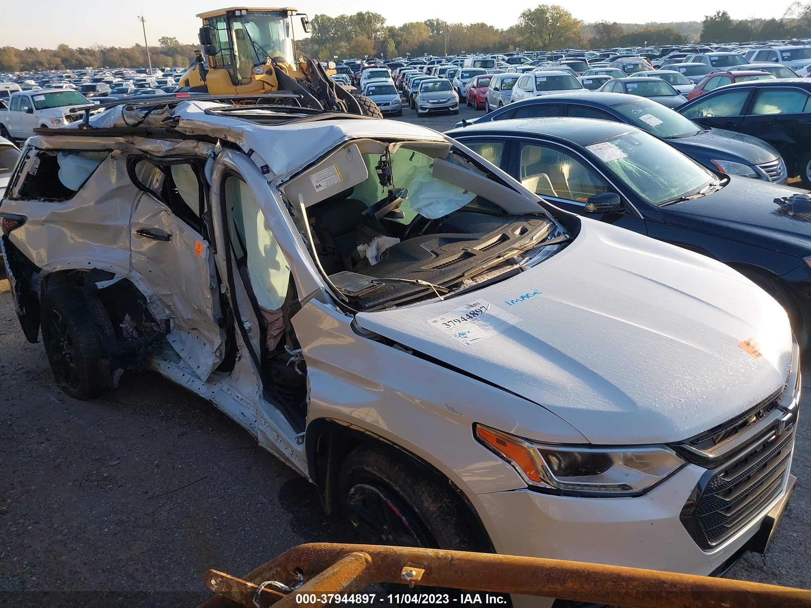 CHEVROLET TRAVERSE 2019 1gnerkkw5kj115545