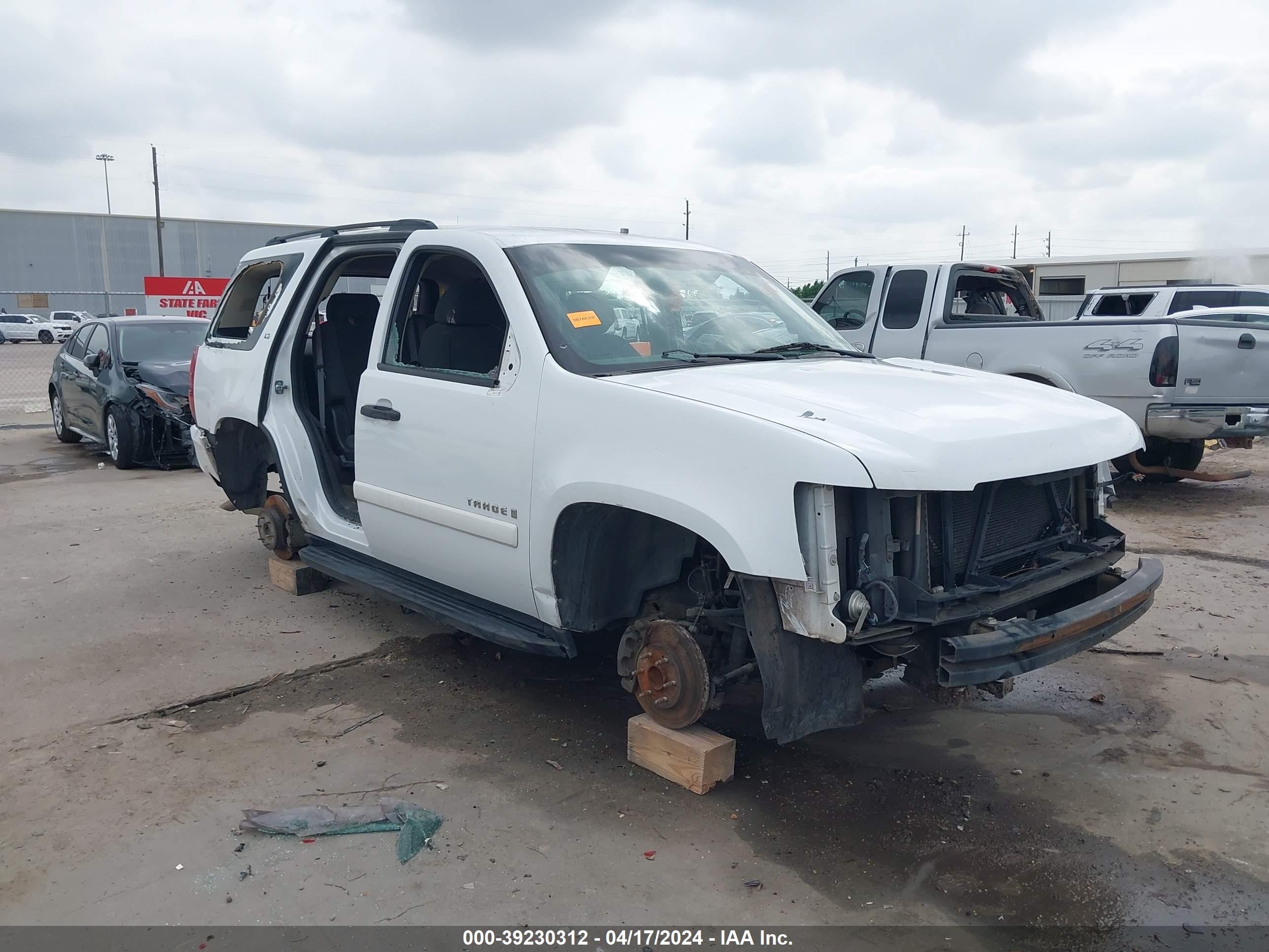 CHEVROLET TAHOE 2008 1gnfc13008r266894