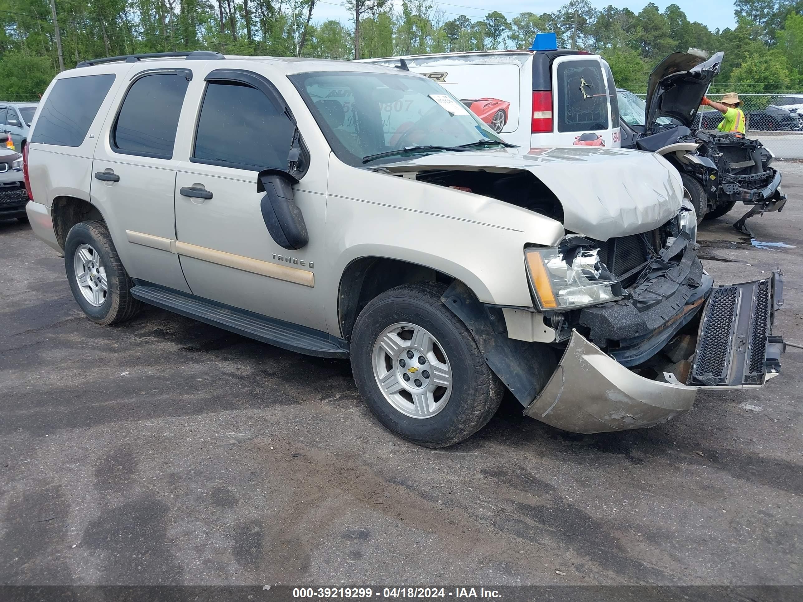 CHEVROLET TAHOE 2008 1gnfc13c18r182884