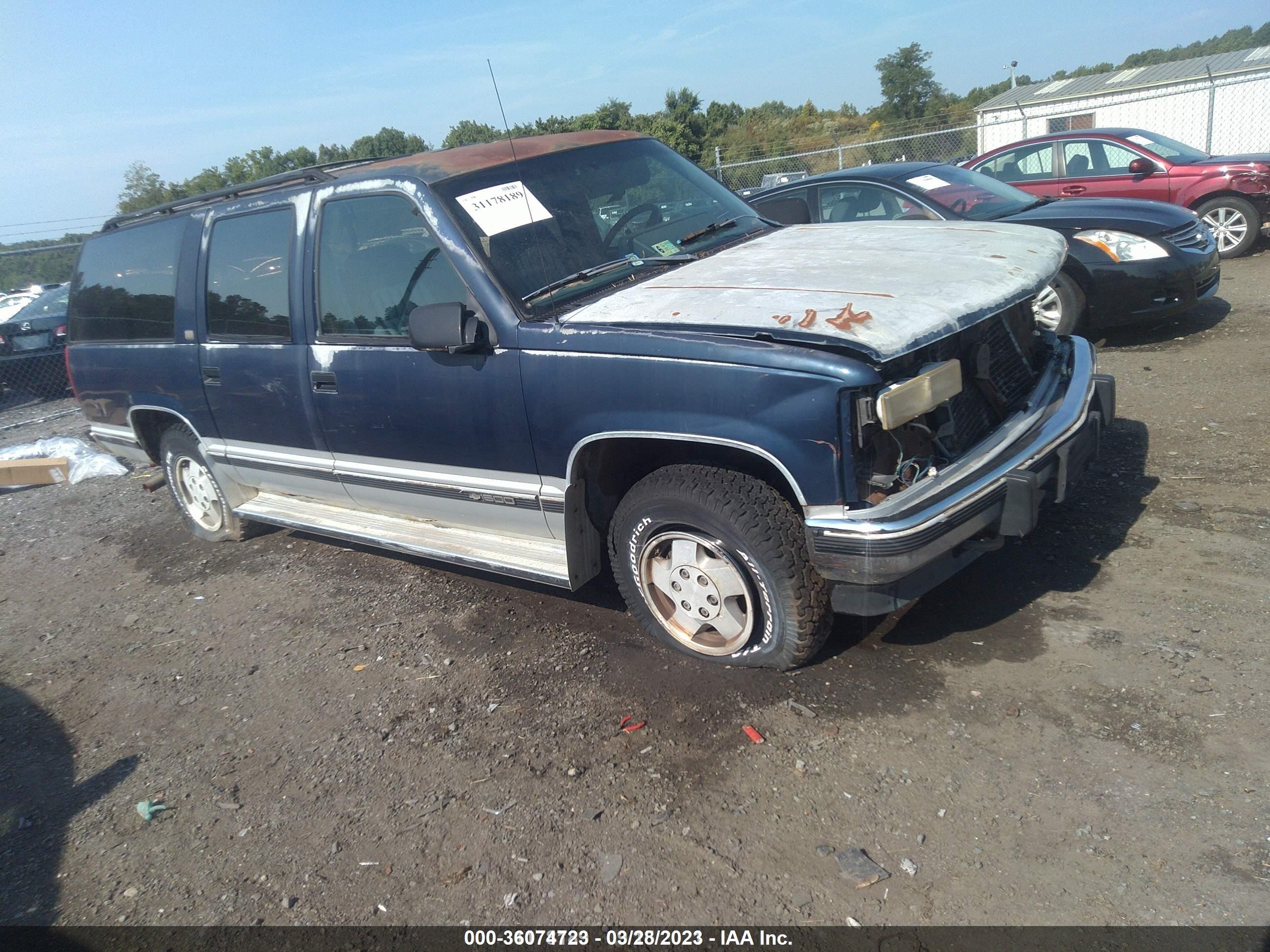 CHEVROLET SUBURBAN 1993 1gnfk16k1pj320507