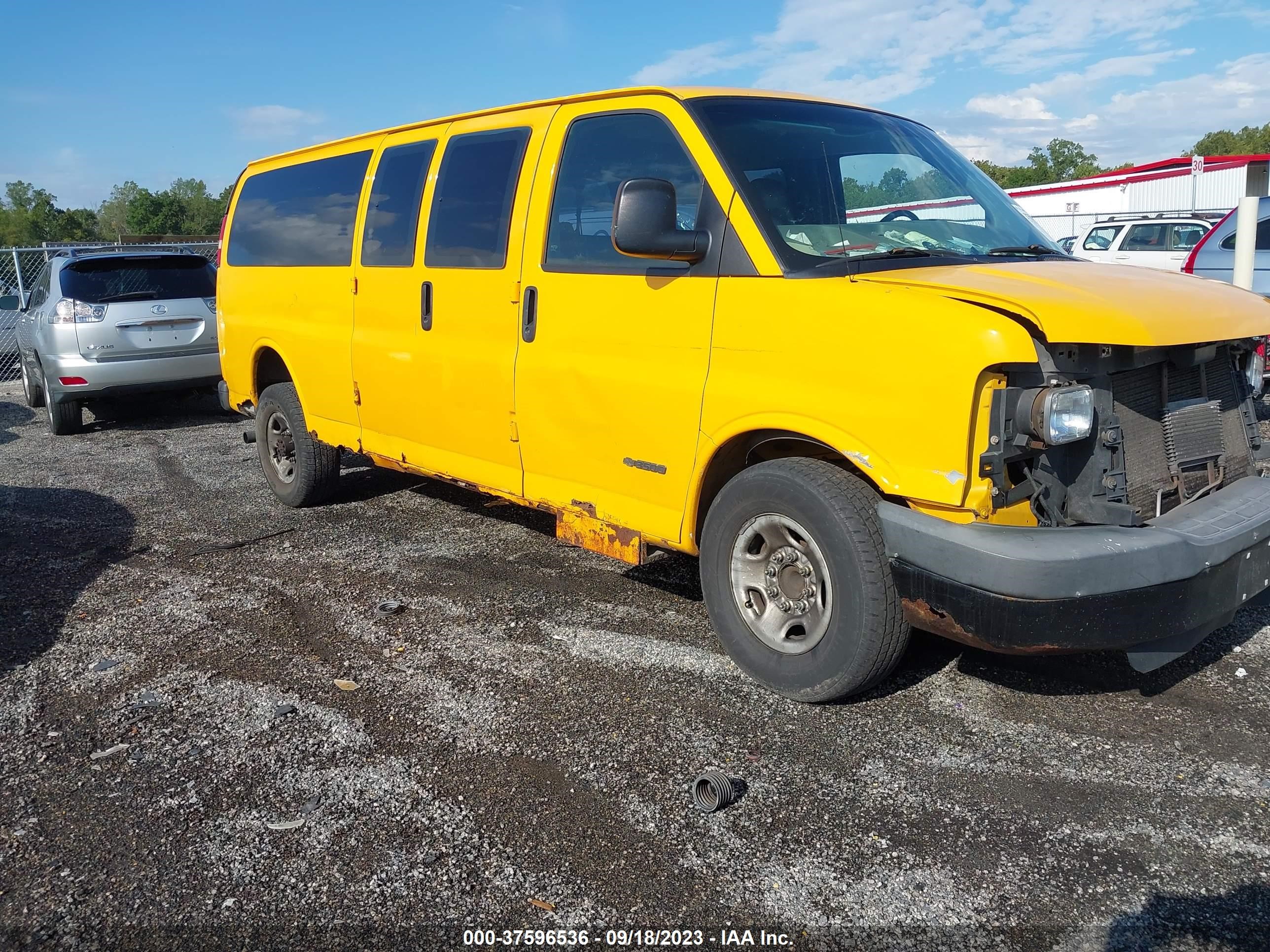 CHEVROLET EXPRESS 2003 1gnhg39u031226258