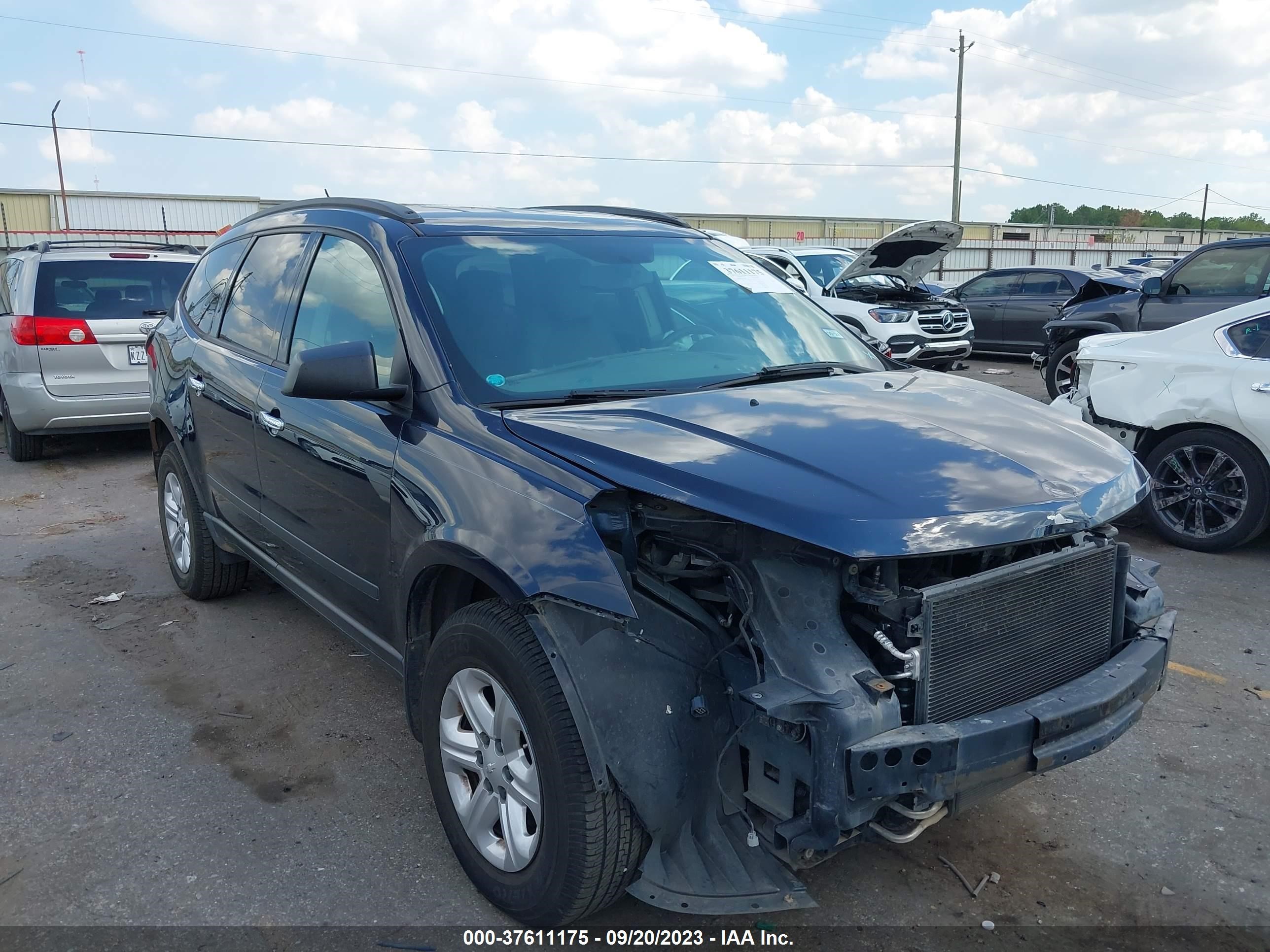 CHEVROLET TRAVERSE 2015 1gnkrfed4fj209488