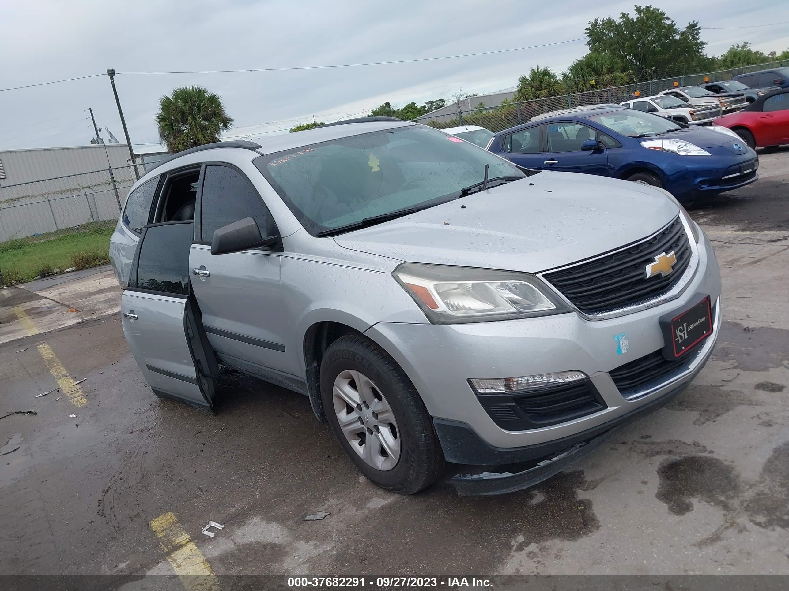 CHEVROLET TRAVERSE 2017 1gnkrfkd3hj108014