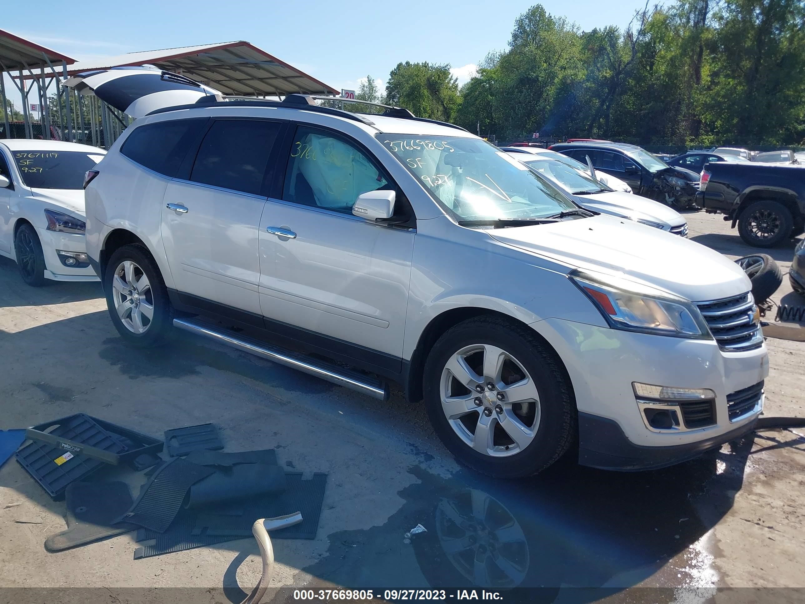 CHEVROLET TRAVERSE 2017 1gnkrgkd8hj130046