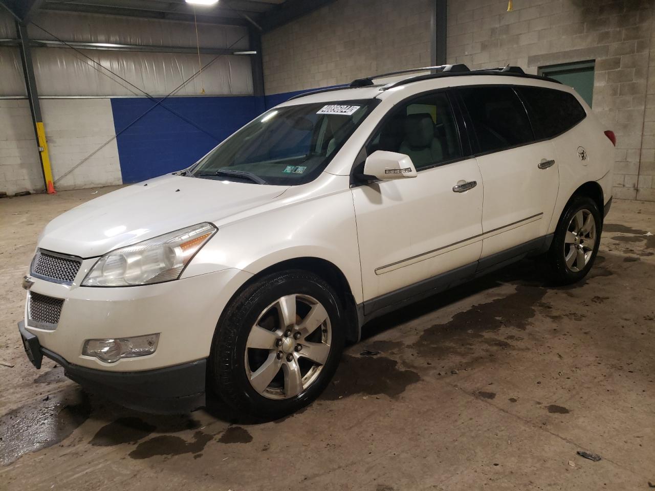 CHEVROLET TRAVERSE 2011 1gnkrled9bj256525