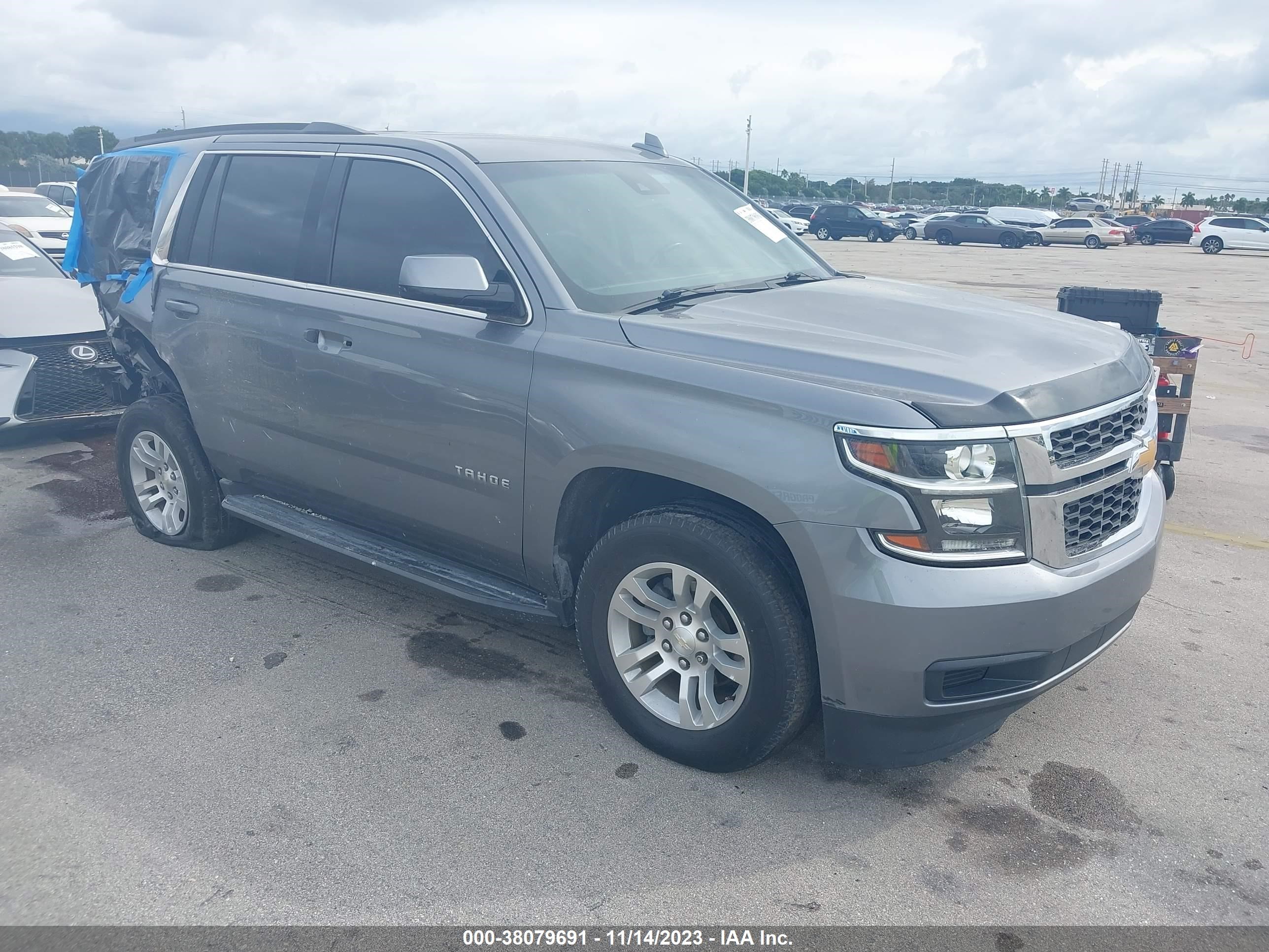 CHEVROLET TAHOE 2018 1gnscbkc6jr257140