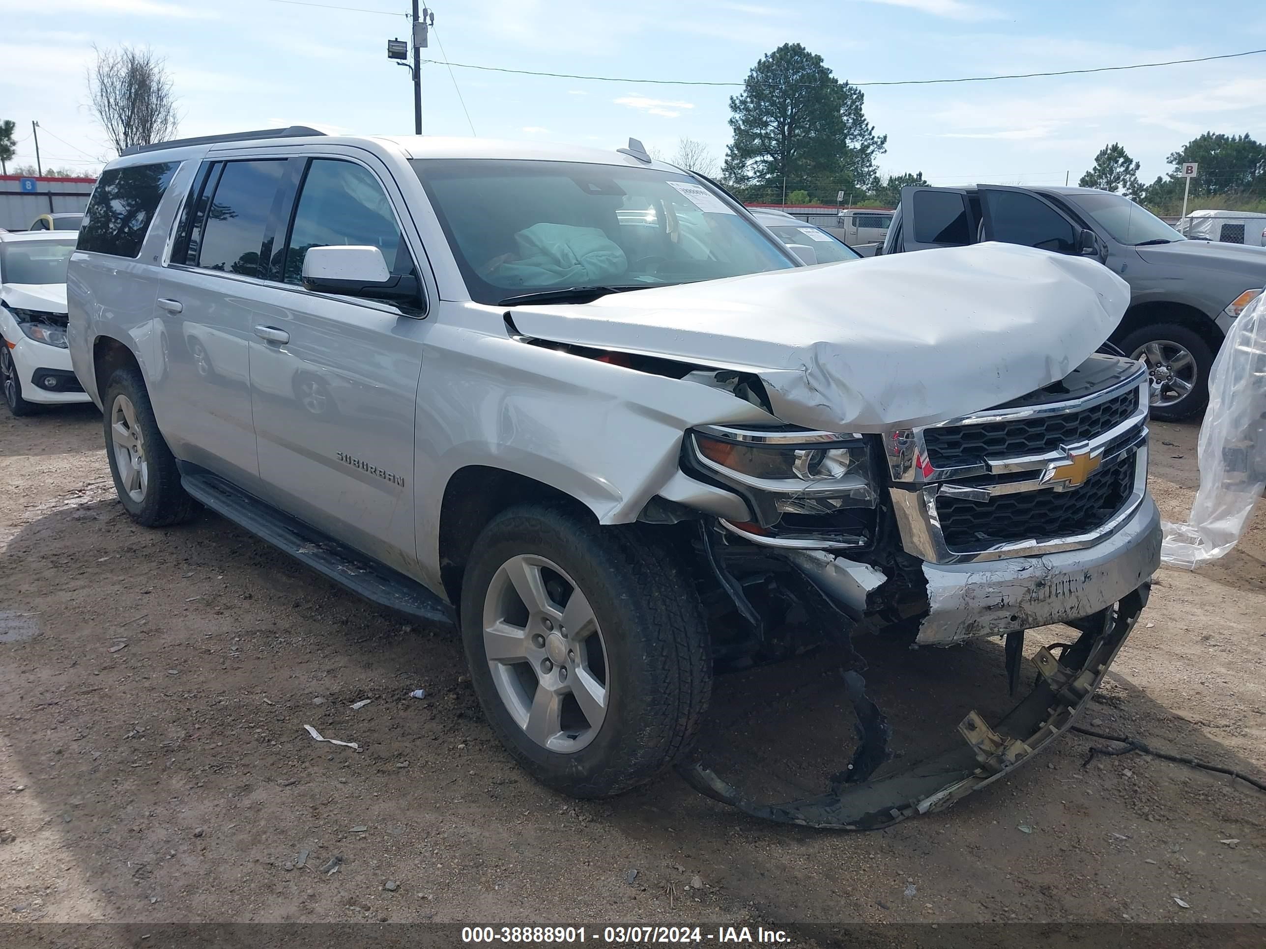 CHEVROLET SUBURBAN 2019 1gnschkc2kr145259