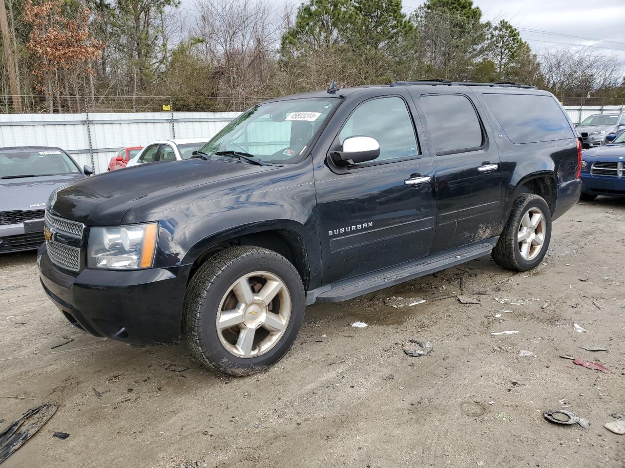 CHEVROLET SUBURBAN 2013 1gnscje08dr364819