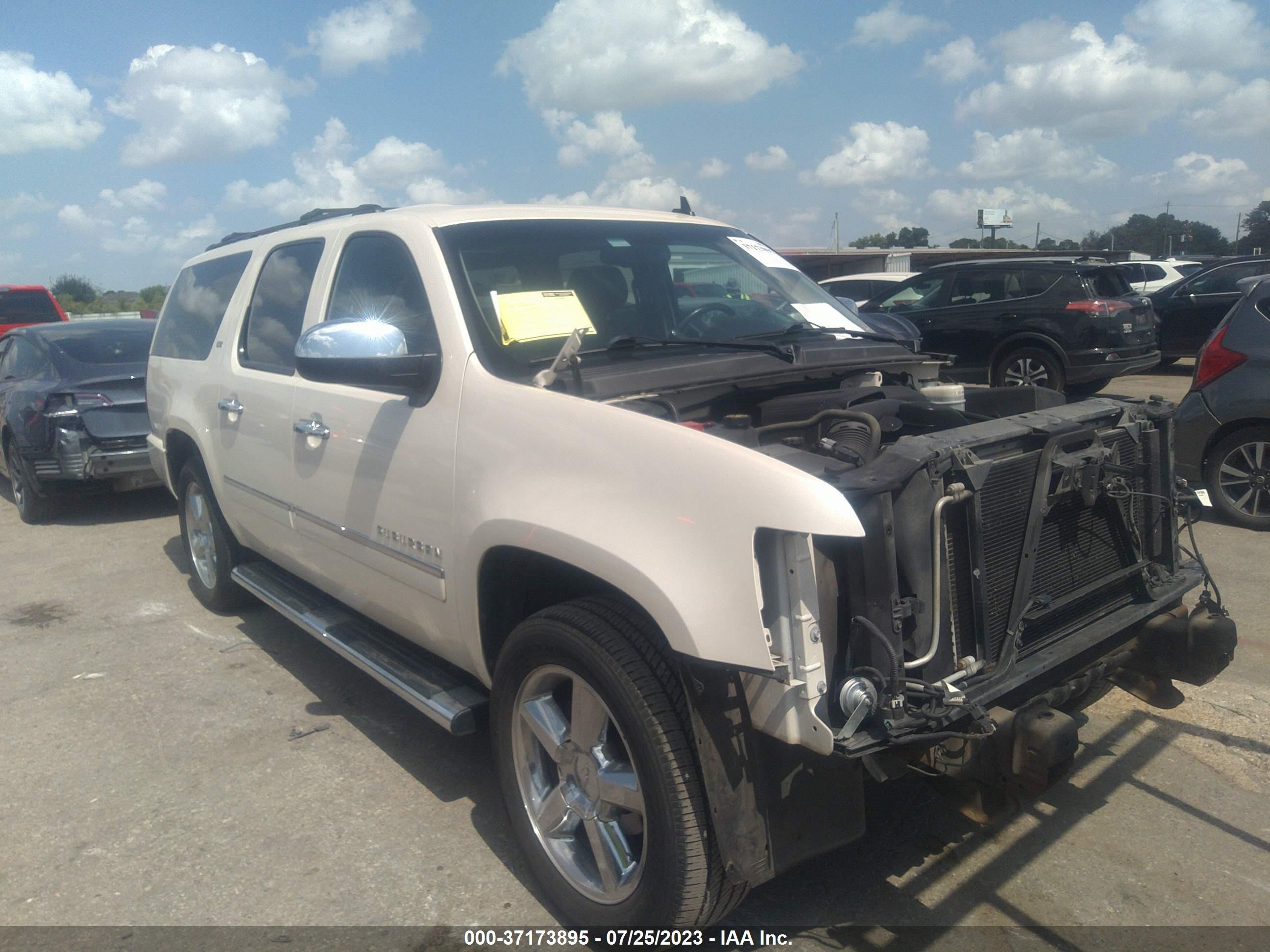 CHEVROLET SUBURBAN 2013 1gnscke09dr377391