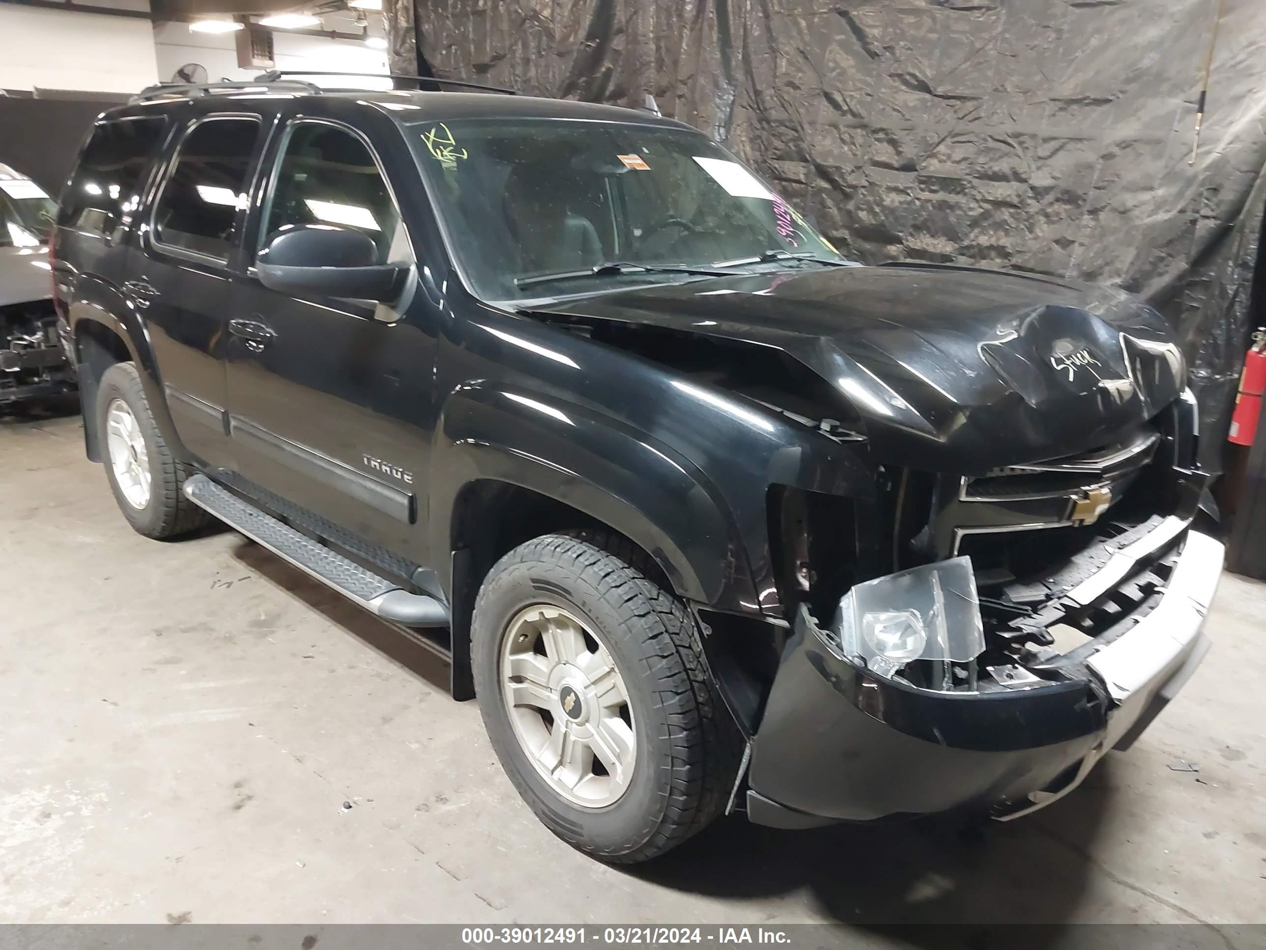 CHEVROLET TAHOE 2013 1gnskbe05dr276528