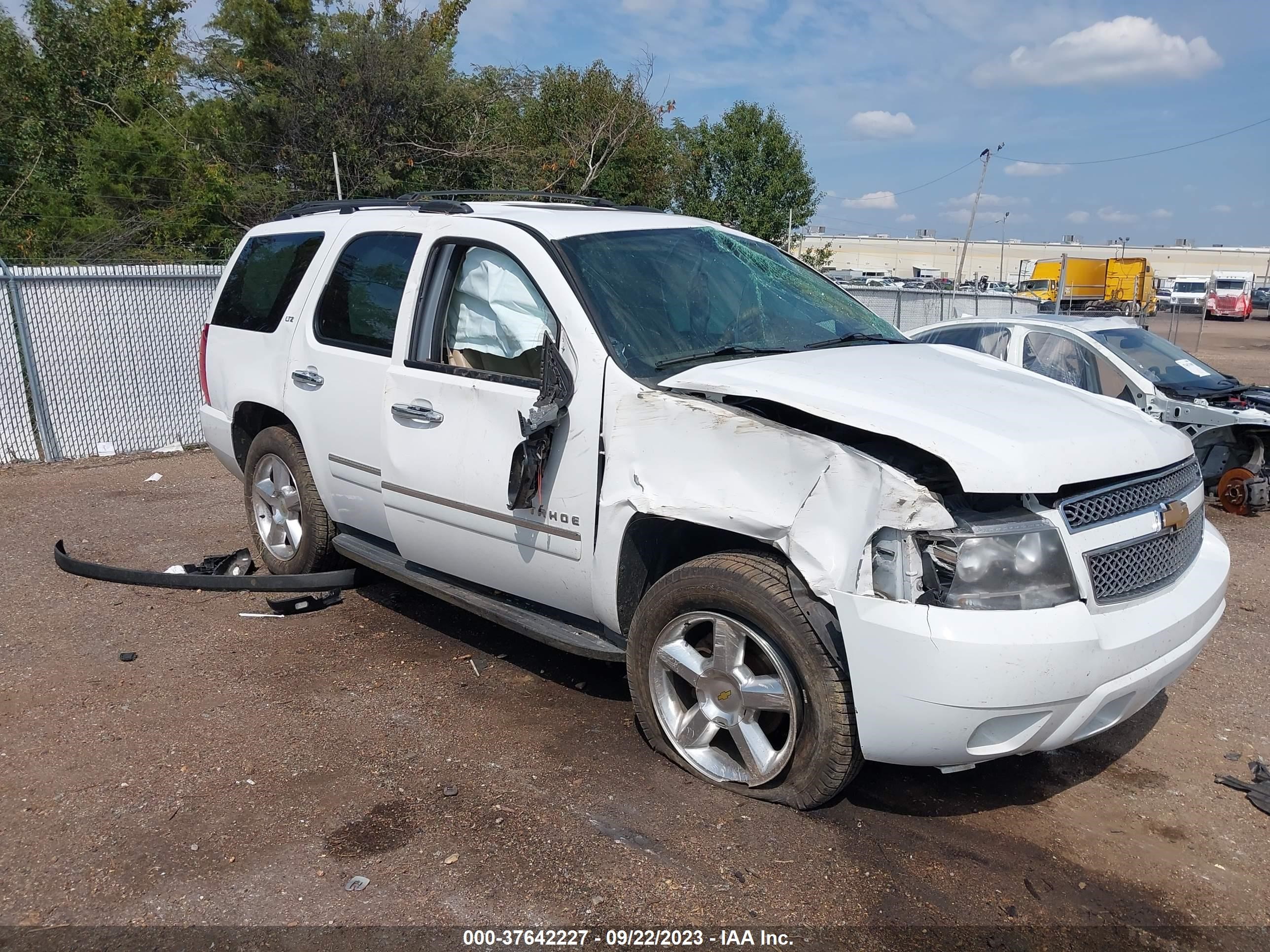 CHEVROLET TAHOE 2011 1gnskce00br267111