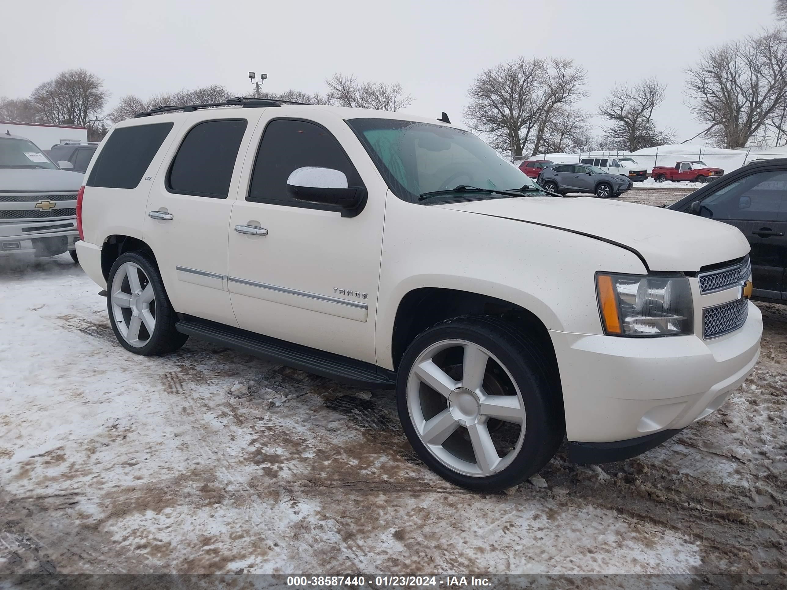 CHEVROLET TAHOE 2013 1gnskce08dr133658