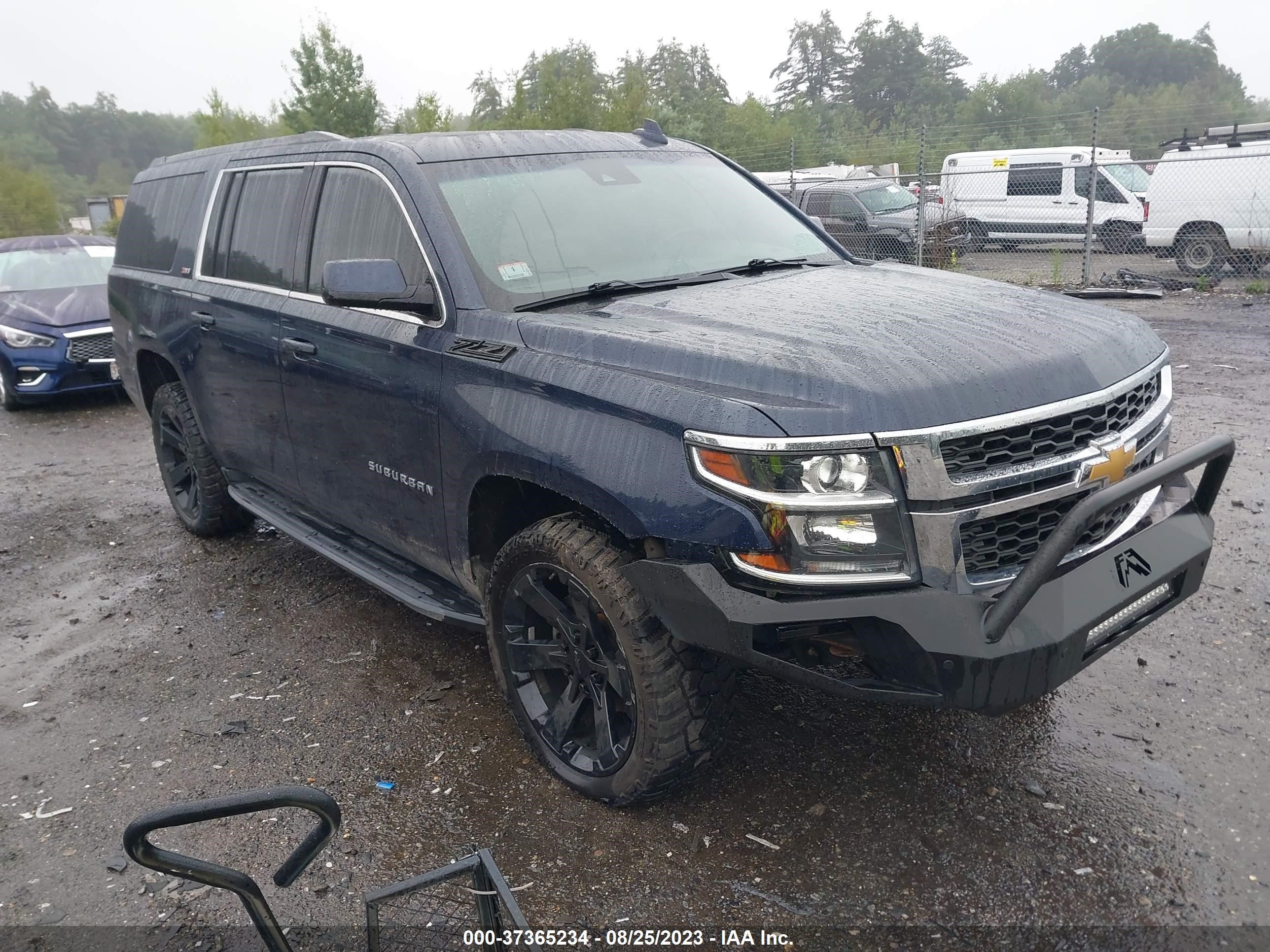 CHEVROLET SUBURBAN 2019 1gnskhkc0kr217126