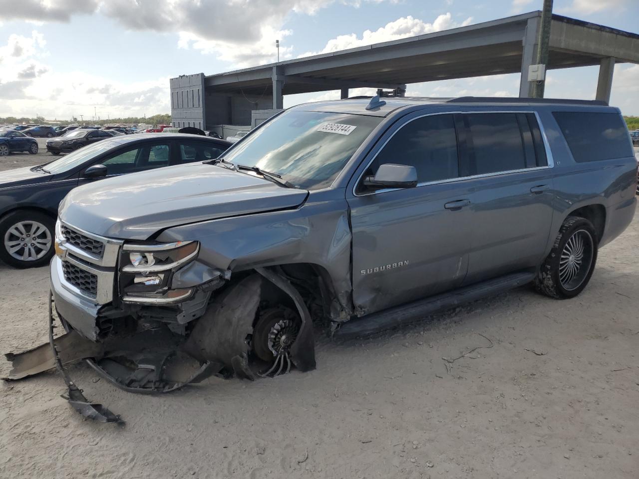 CHEVROLET SUBURBAN 2019 1gnskhkc1kr281384