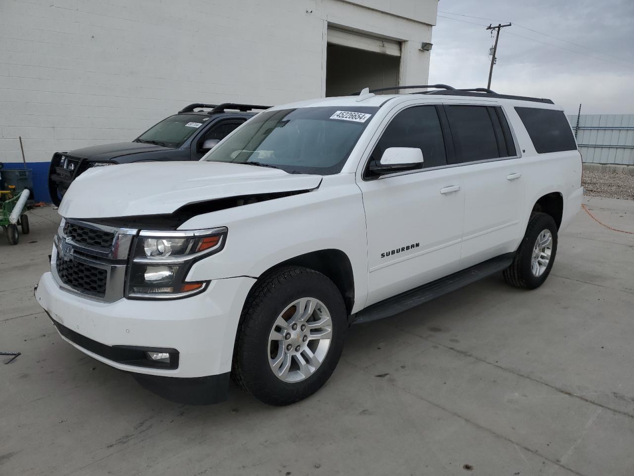 CHEVROLET SUBURBAN 2017 1gnskhkc5hr179613