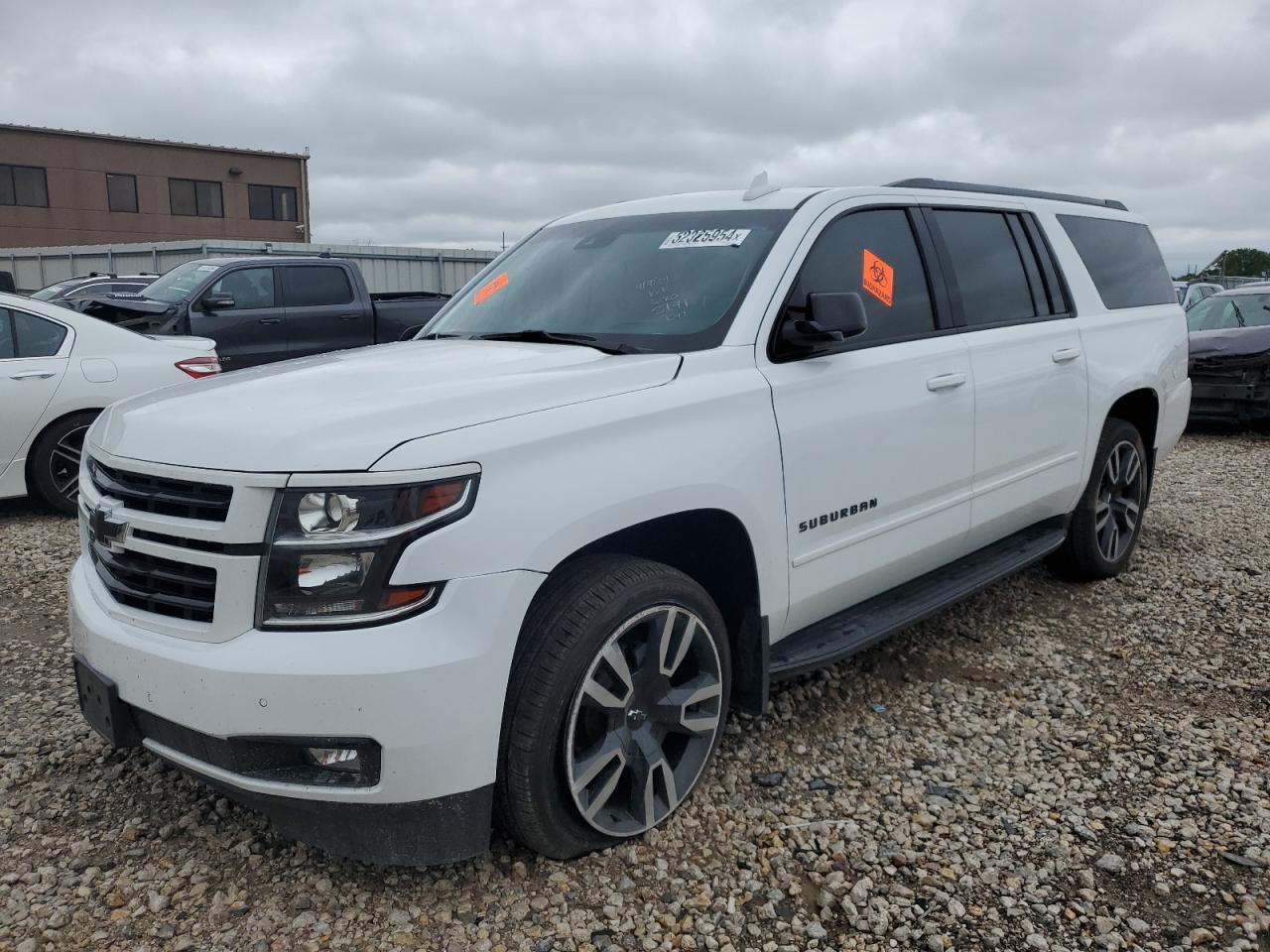 CHEVROLET SUBURBAN 2019 1gnskjkj6kr255191