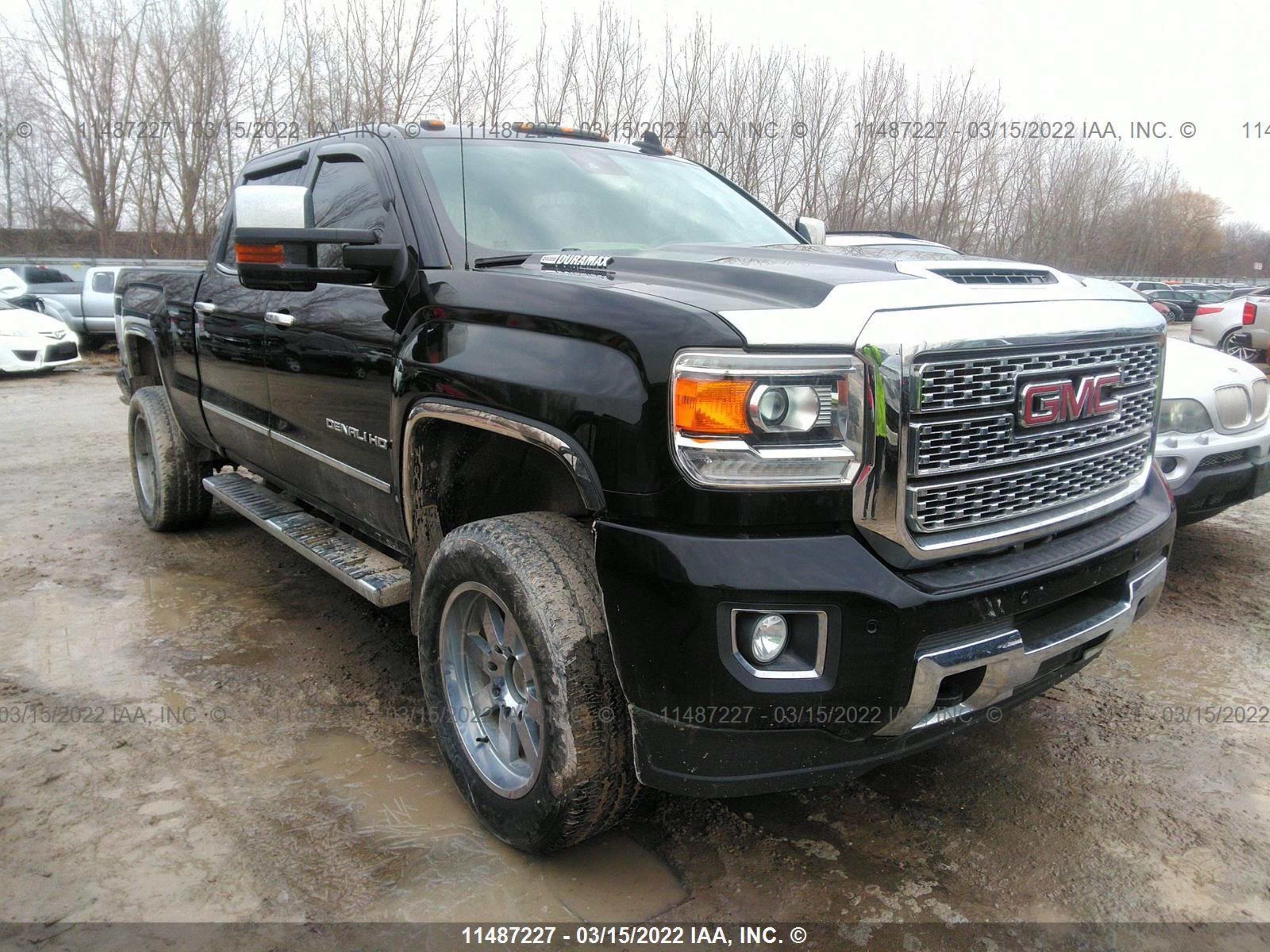 GMC SIERRA 2018 1gt12uey3jf136674