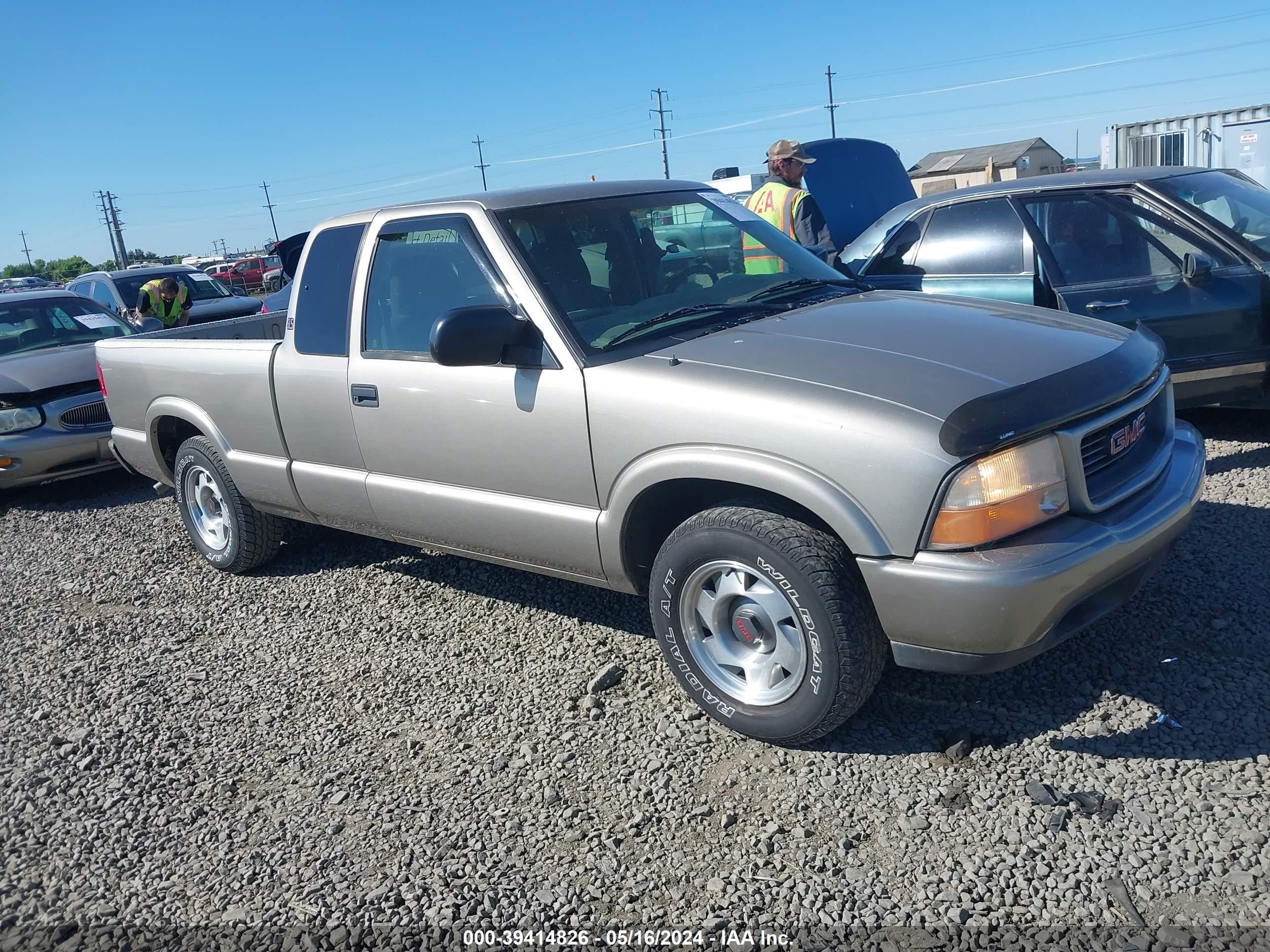 GMC SONOMA 2000 1gtcs19w6y8125442