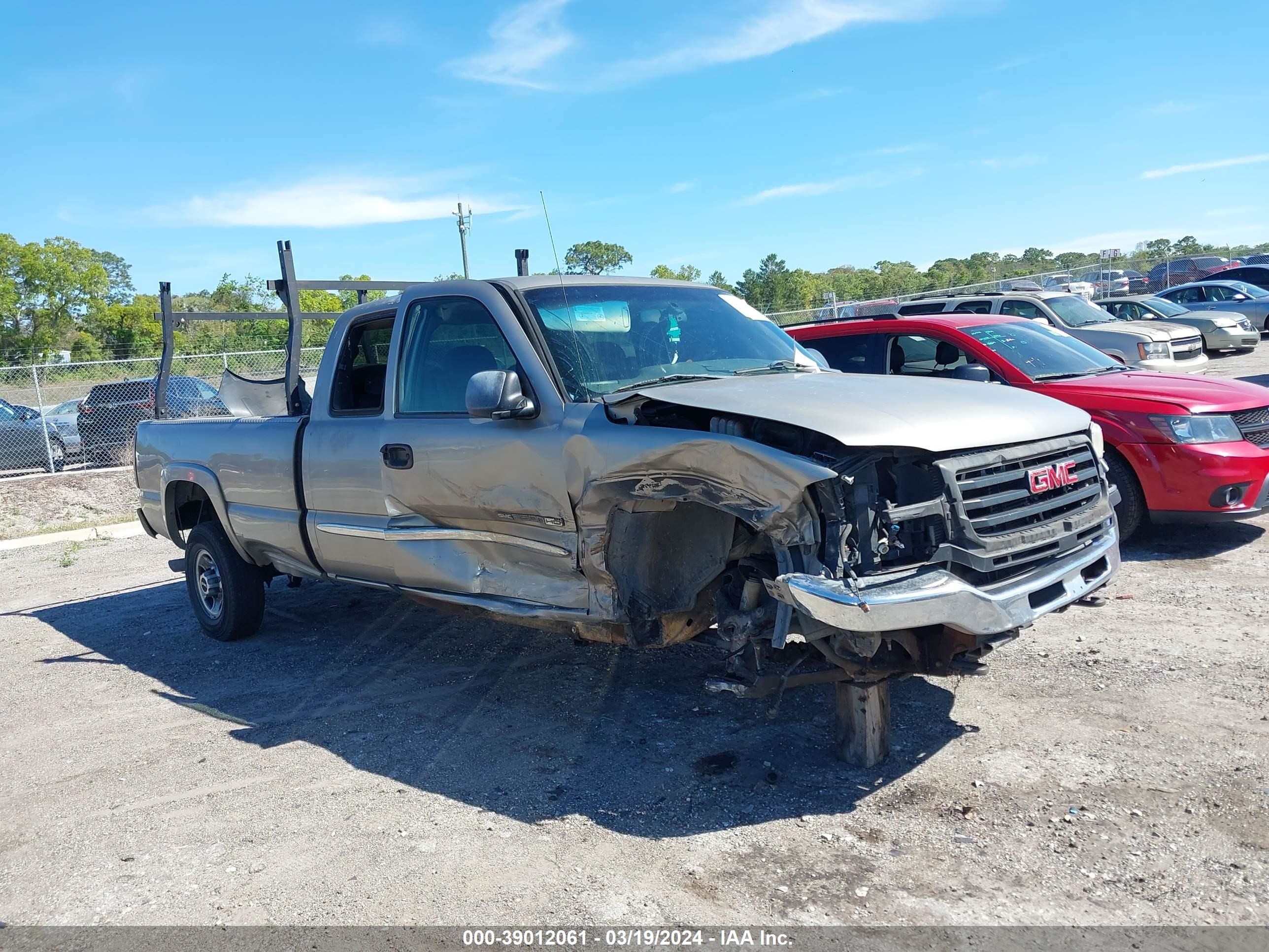 GMC SIERRA 2003 1gthc29u23e102158